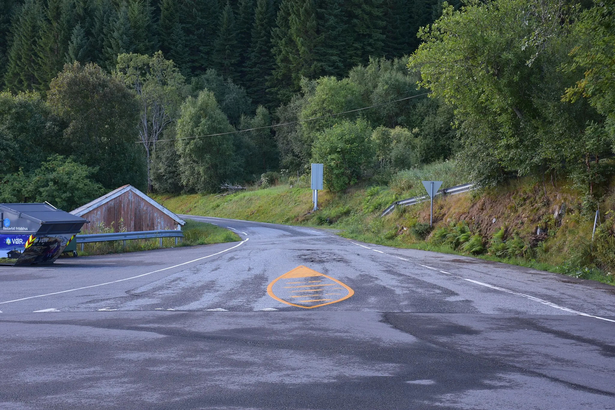 Photo showing: Fylkesvei 70 ved Festøya i Ørsta kommune