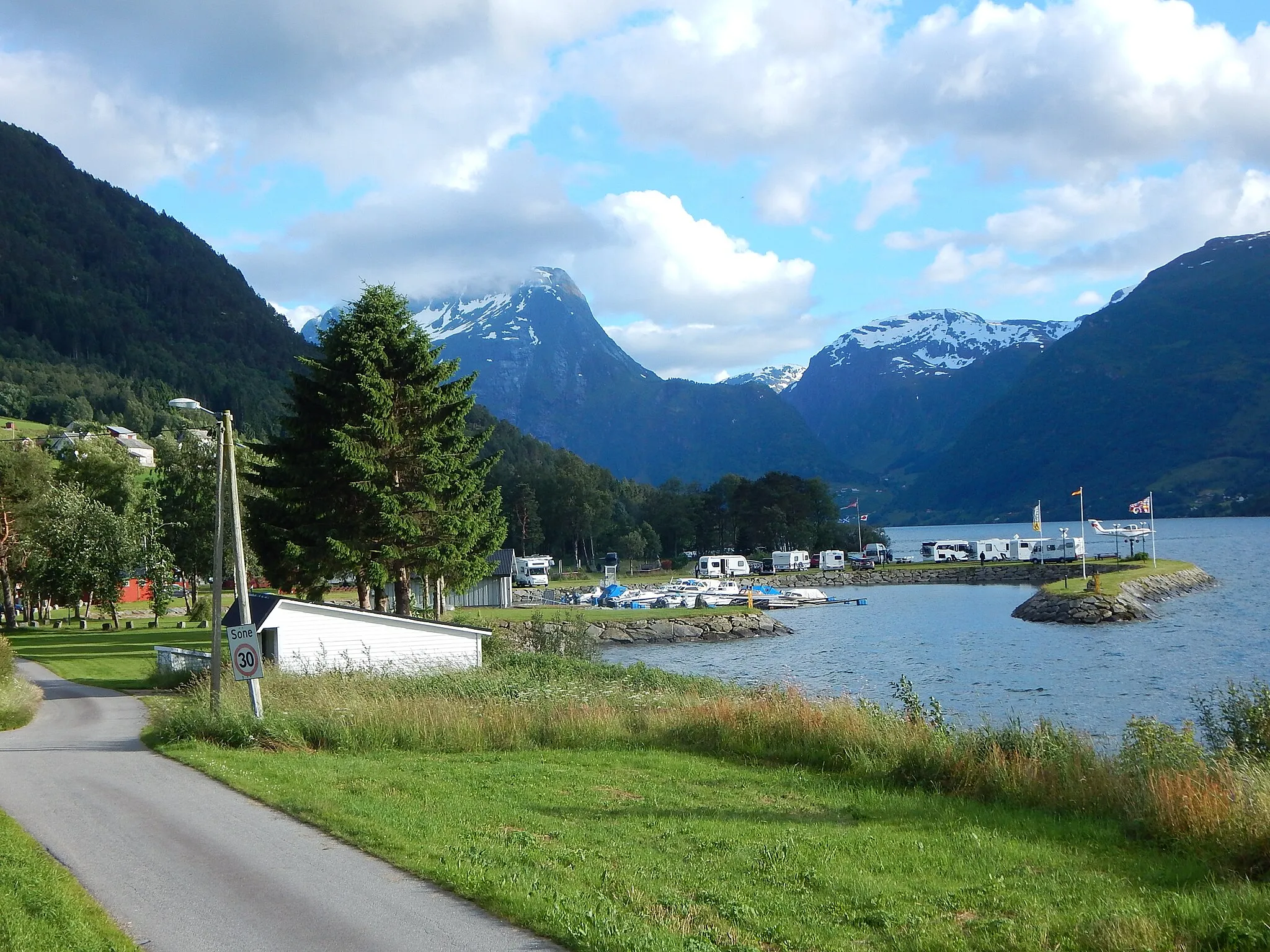 Photo showing: Reed camping