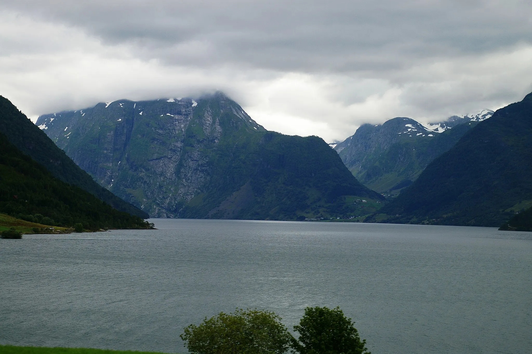 Photo showing: Breimsvatnet near Byrkjelo in Sogn og Fjordane, Norway