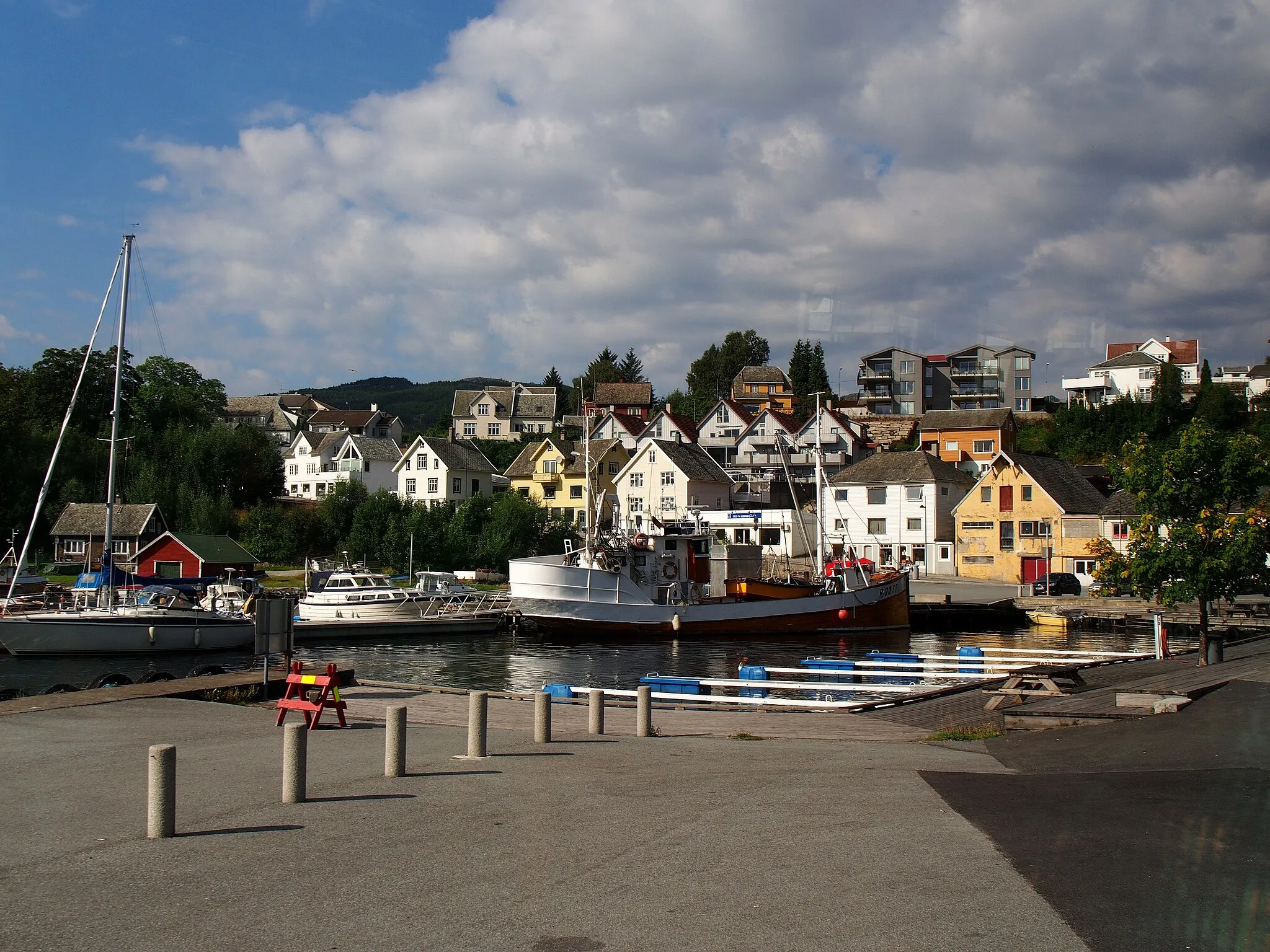 Photo showing: Harbour of Jørpeland - 2013.08