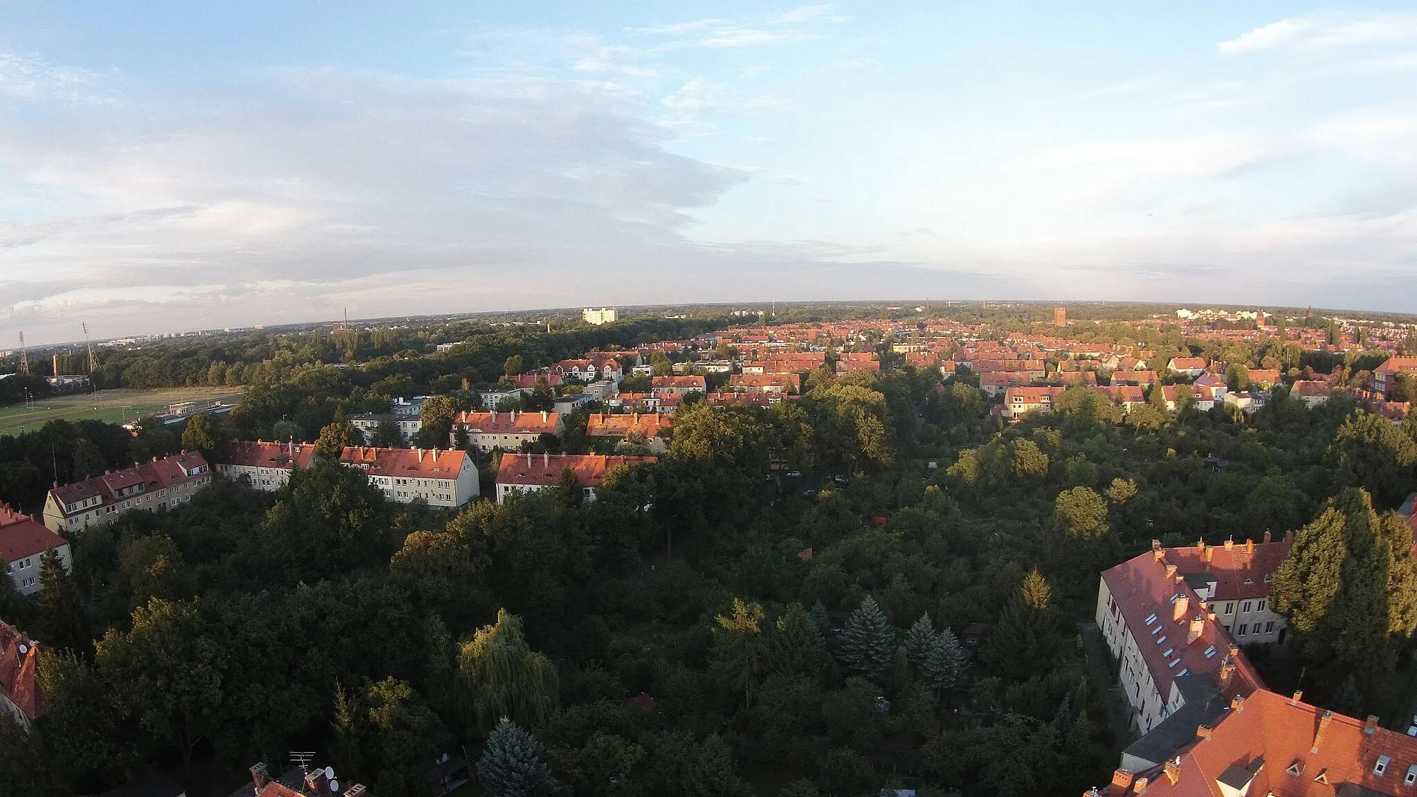 Photo showing: Aerial view of Wrocław Sępolno from Park Szczytnicki.