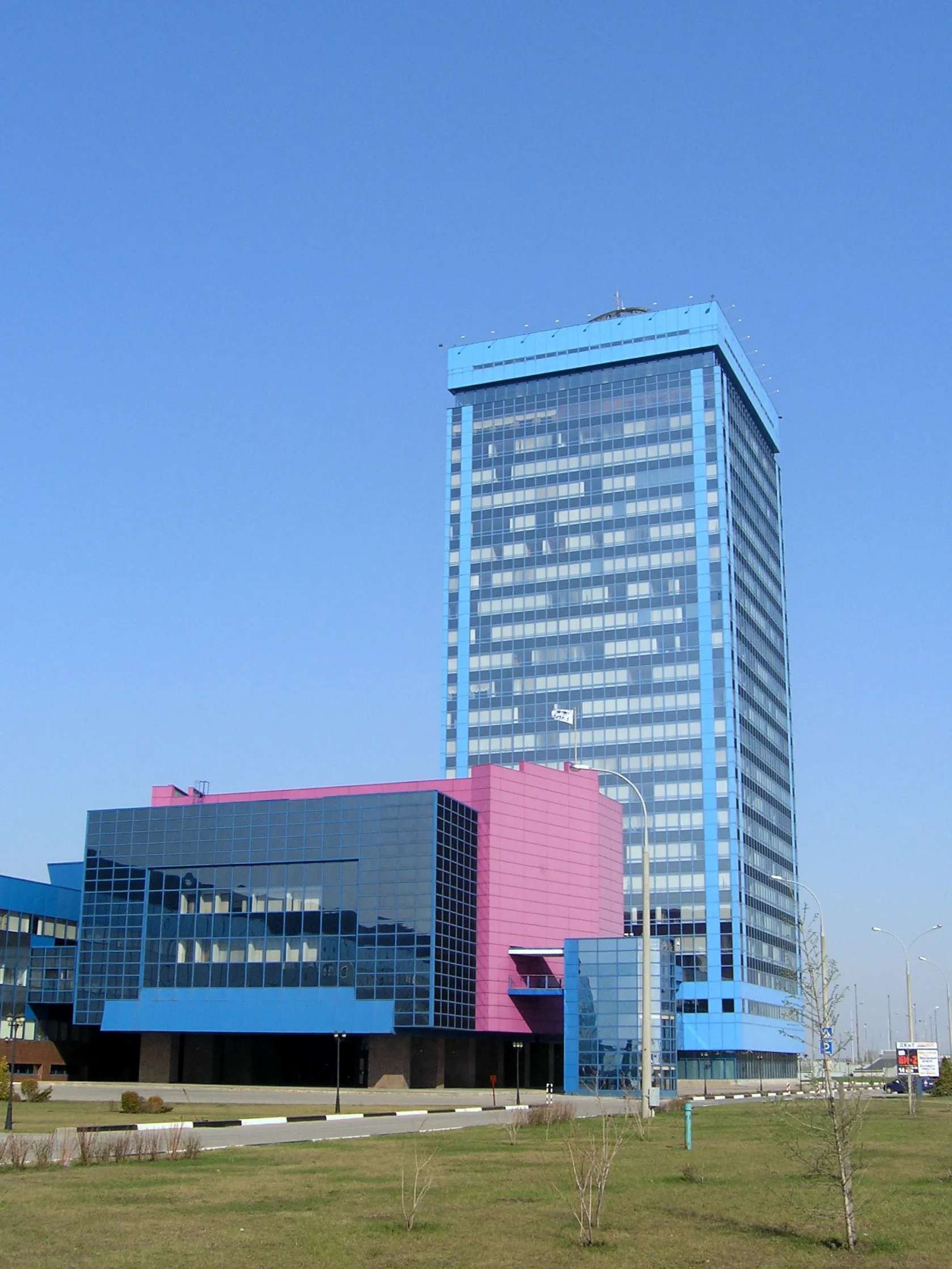 Photo showing: AvtoVAZ administration building, Togliatti, Russia