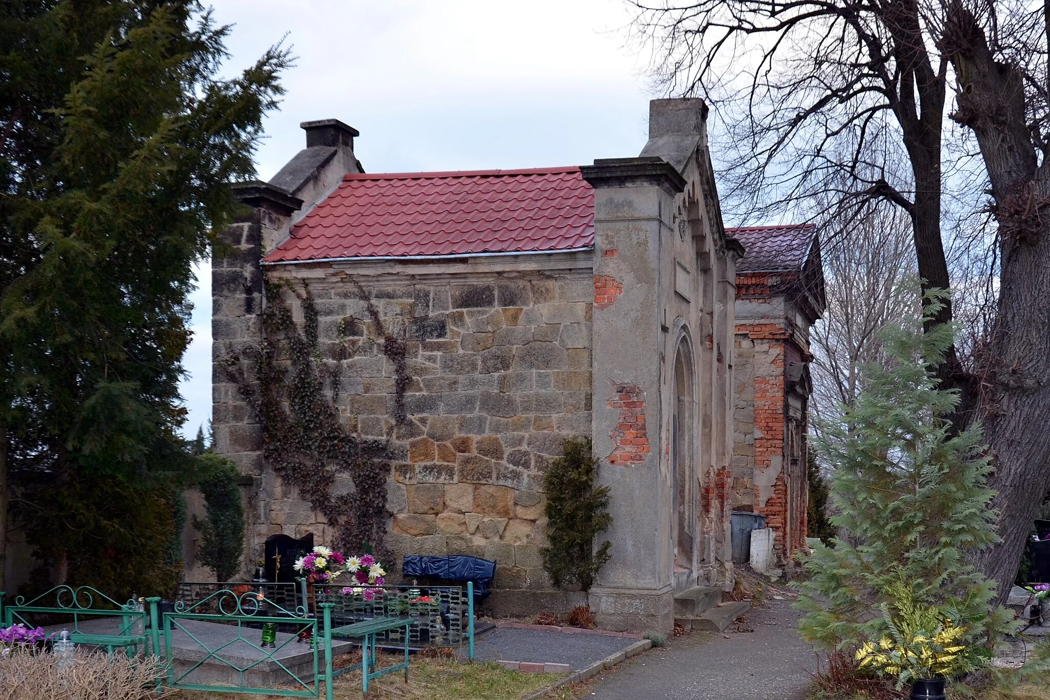 Photo showing: Złotoryja, mauzoleum rodziny Gottschling na cmentarzu komunalnym