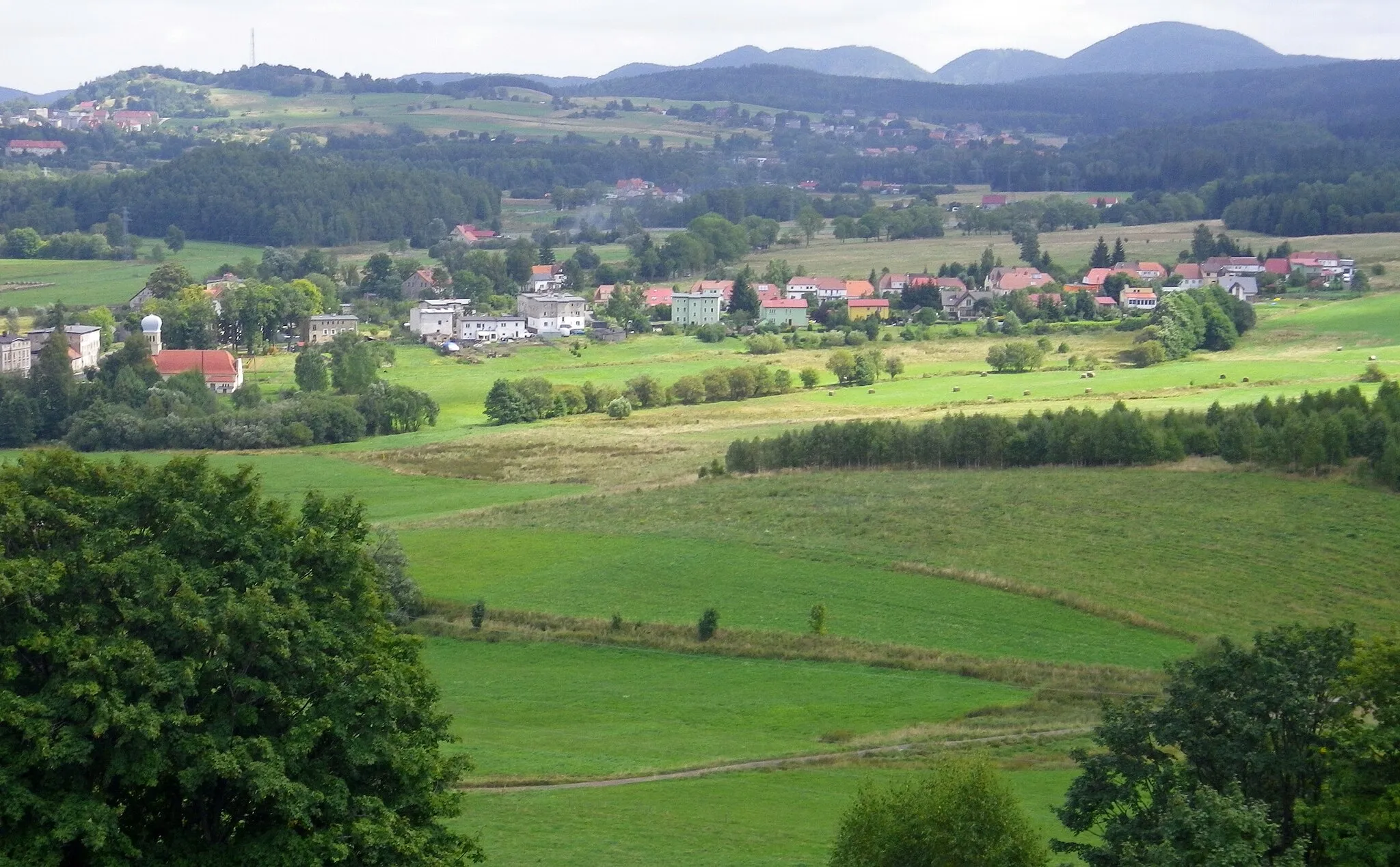 Photo showing: Stary Lesieniec (part of Boguszów-Gorce) seen from south