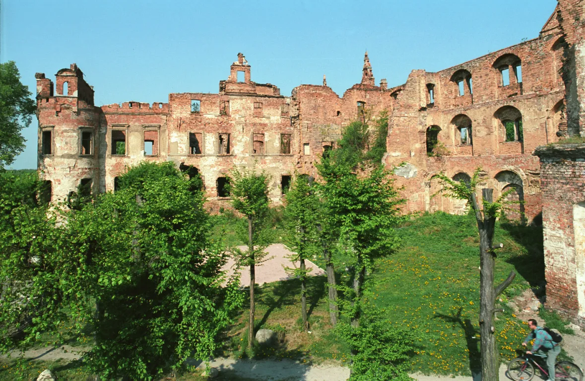 Photo showing: Ruine von Schloss Carolath