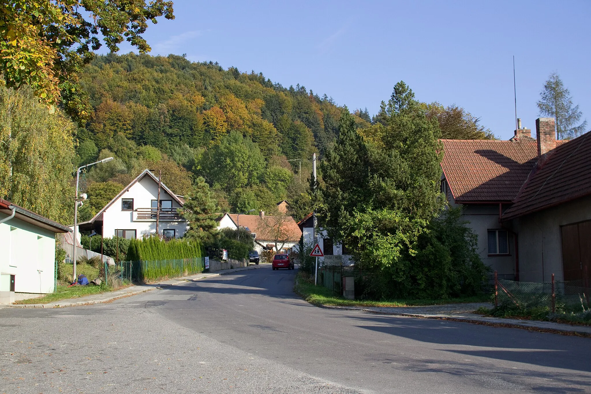 Photo showing: Village square, Rviště, Orlické Podhůří, Ústí nad Orlicí District, Pardubice Region