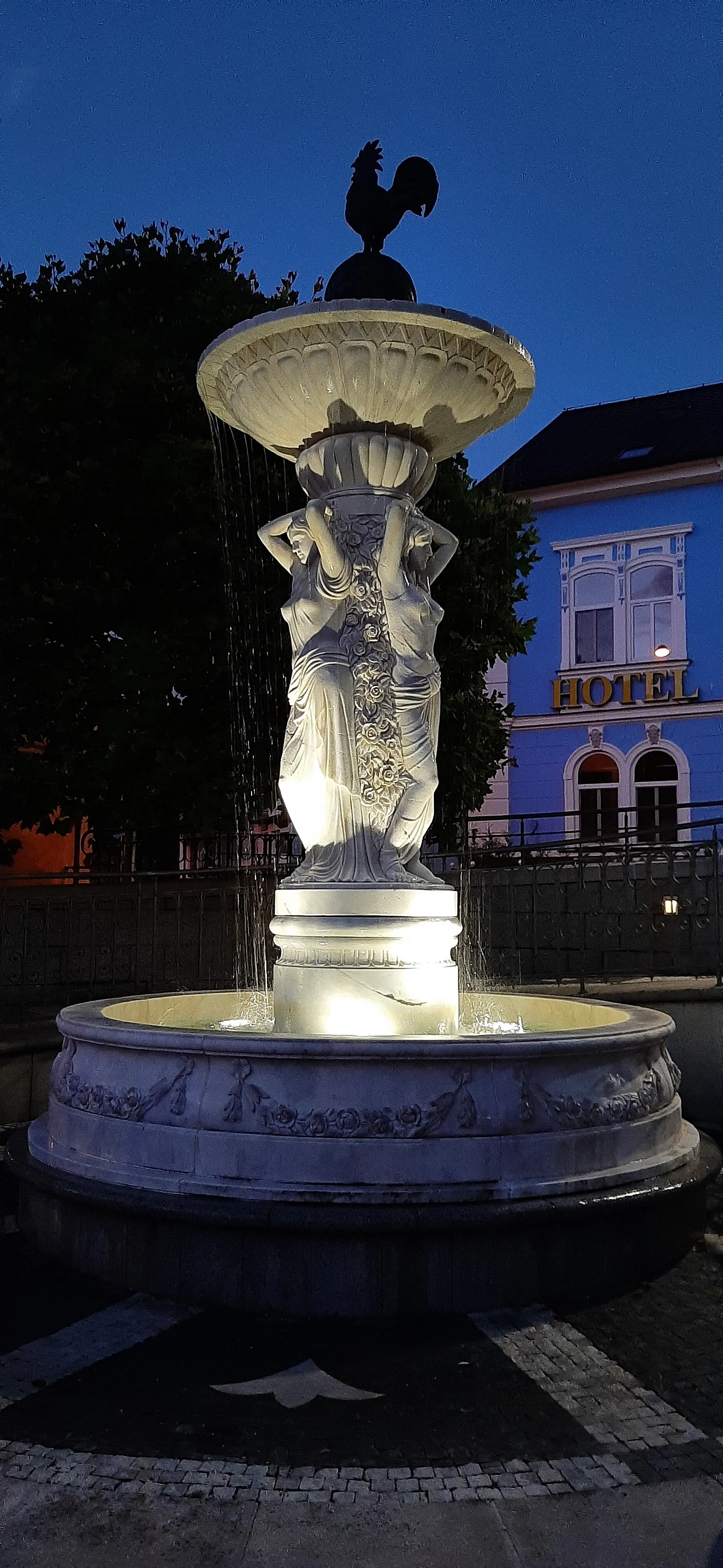 Photo showing: Fontána na kolonádě v Lázních Libverdě.