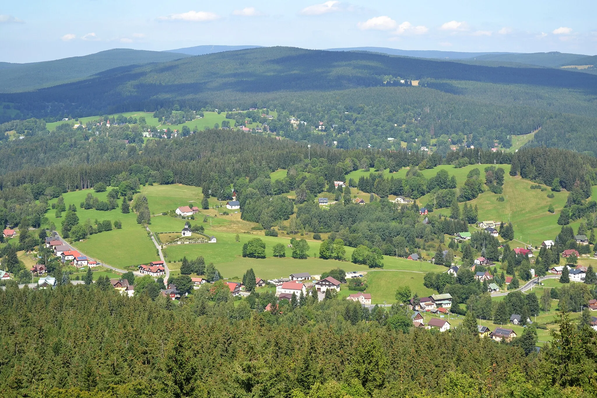 Photo showing: Příchovice (Kořenov) - rozhledna Štěpánka, pohled na Kořenov