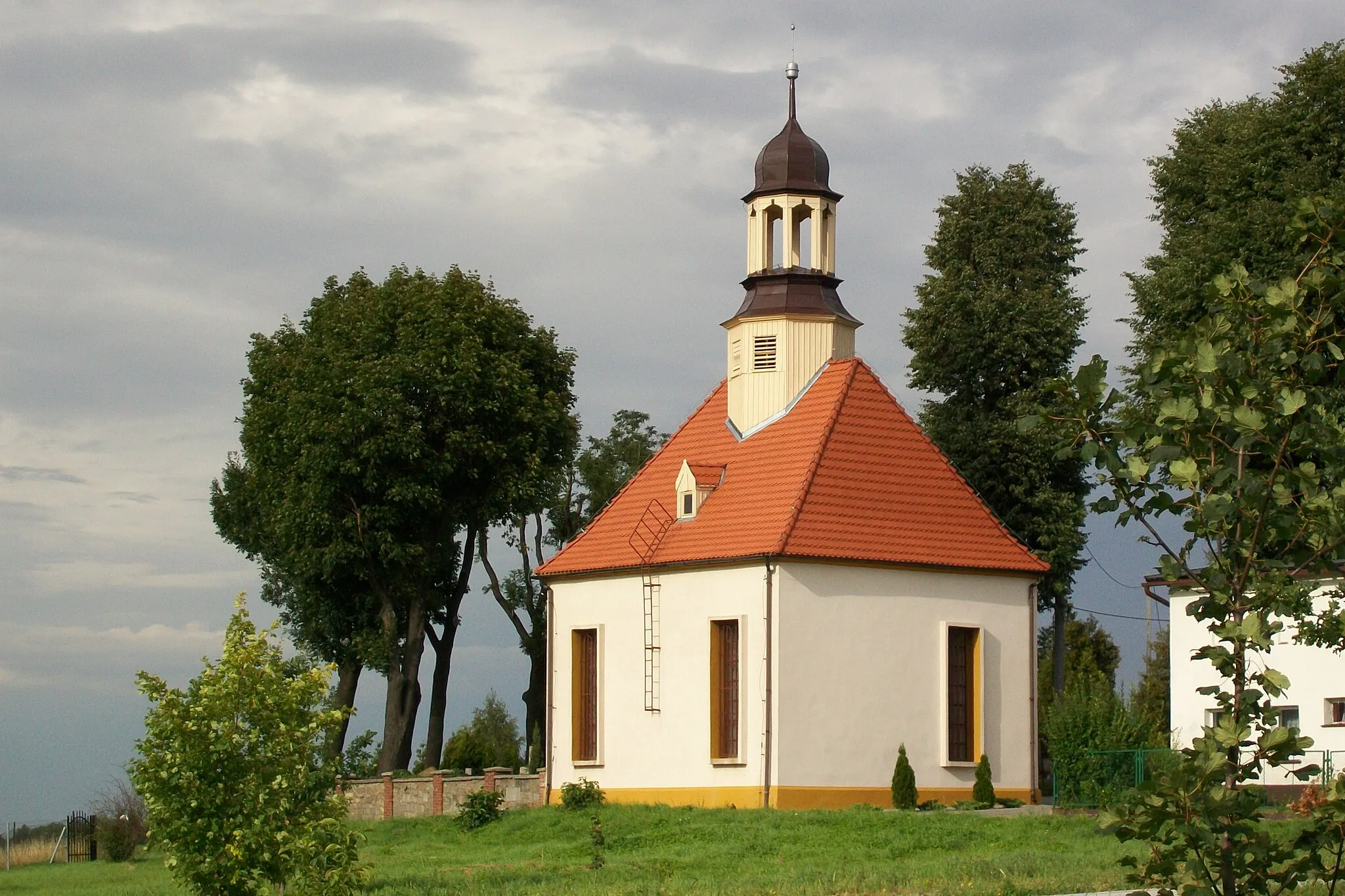 Photo showing: Friedhofskapelle in  Szczawno Zdrój / Bad Salzbrunn (Polen).