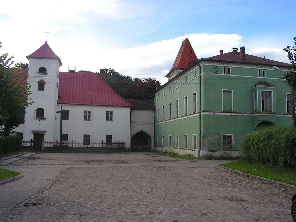 Photo showing: Kościół klasztorny cystersów, ob. paraf. p.w. św. Józefa i pałac w Łagiewnikach (powiat dzierżoniowski)