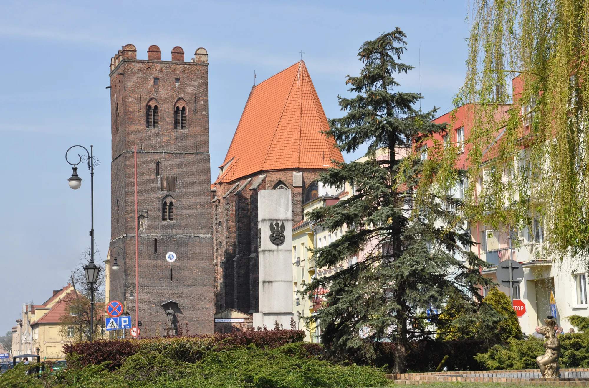 Photo showing: Church bell tower of St. Andrew