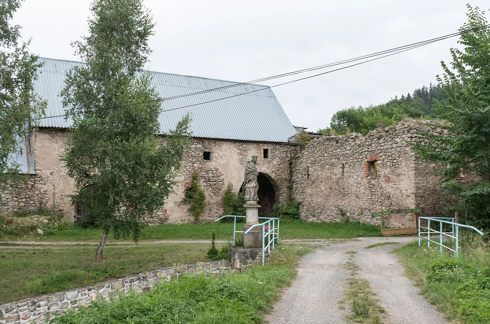 Photo showing: Ruins of manor house in Nowa Wieś