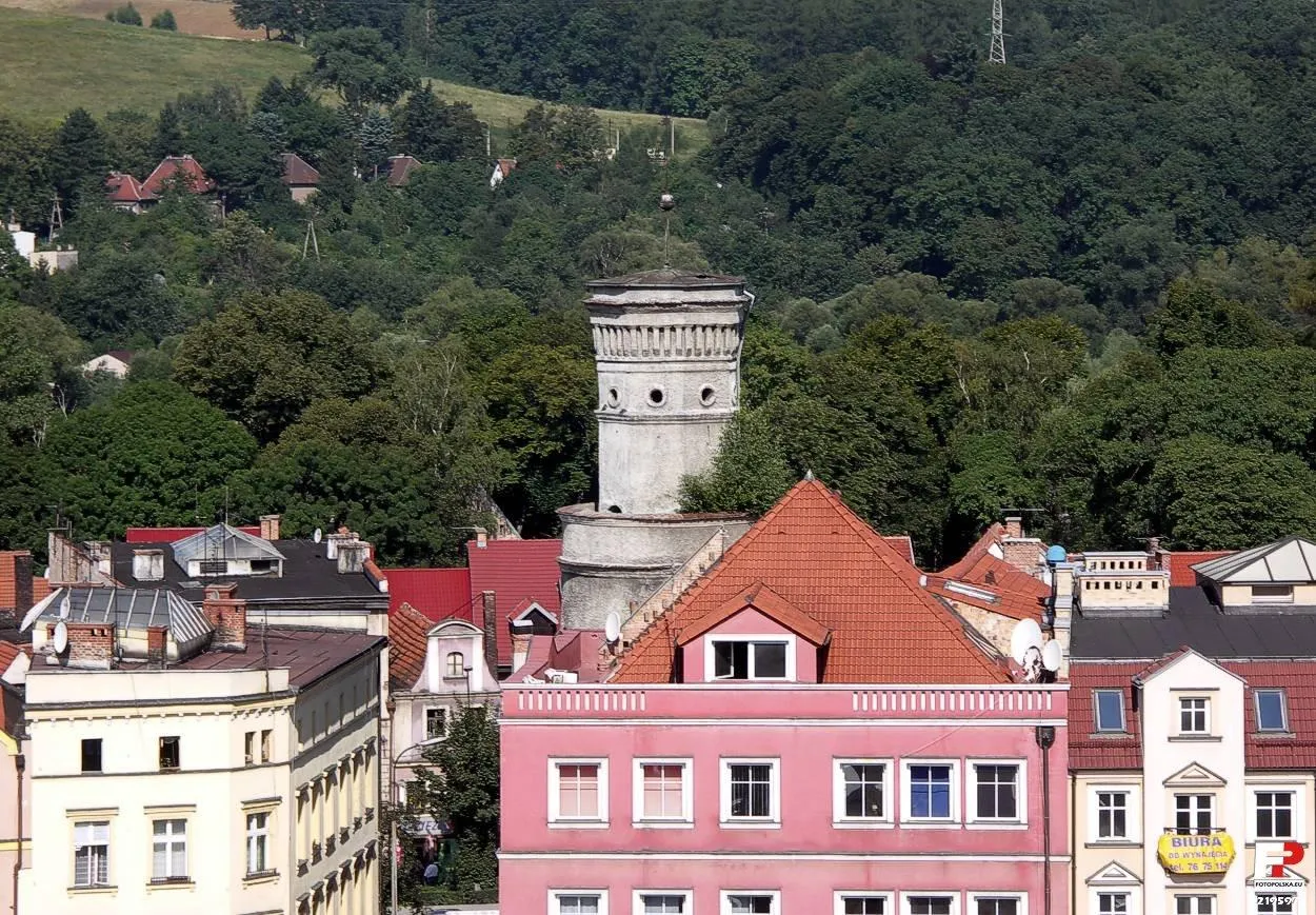 Photo showing: Widok wieży Bramy Zamkowej z wieży ratusza. Ten widok od tamtego czasu całkiem się zmienił bo i wieża już przebudowana i na widoku stanęła Galeria Grodzka z tarasem widokowym.