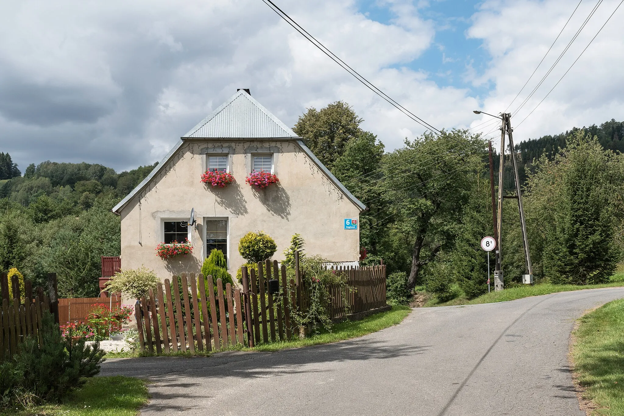 Photo showing: House in Rogówek