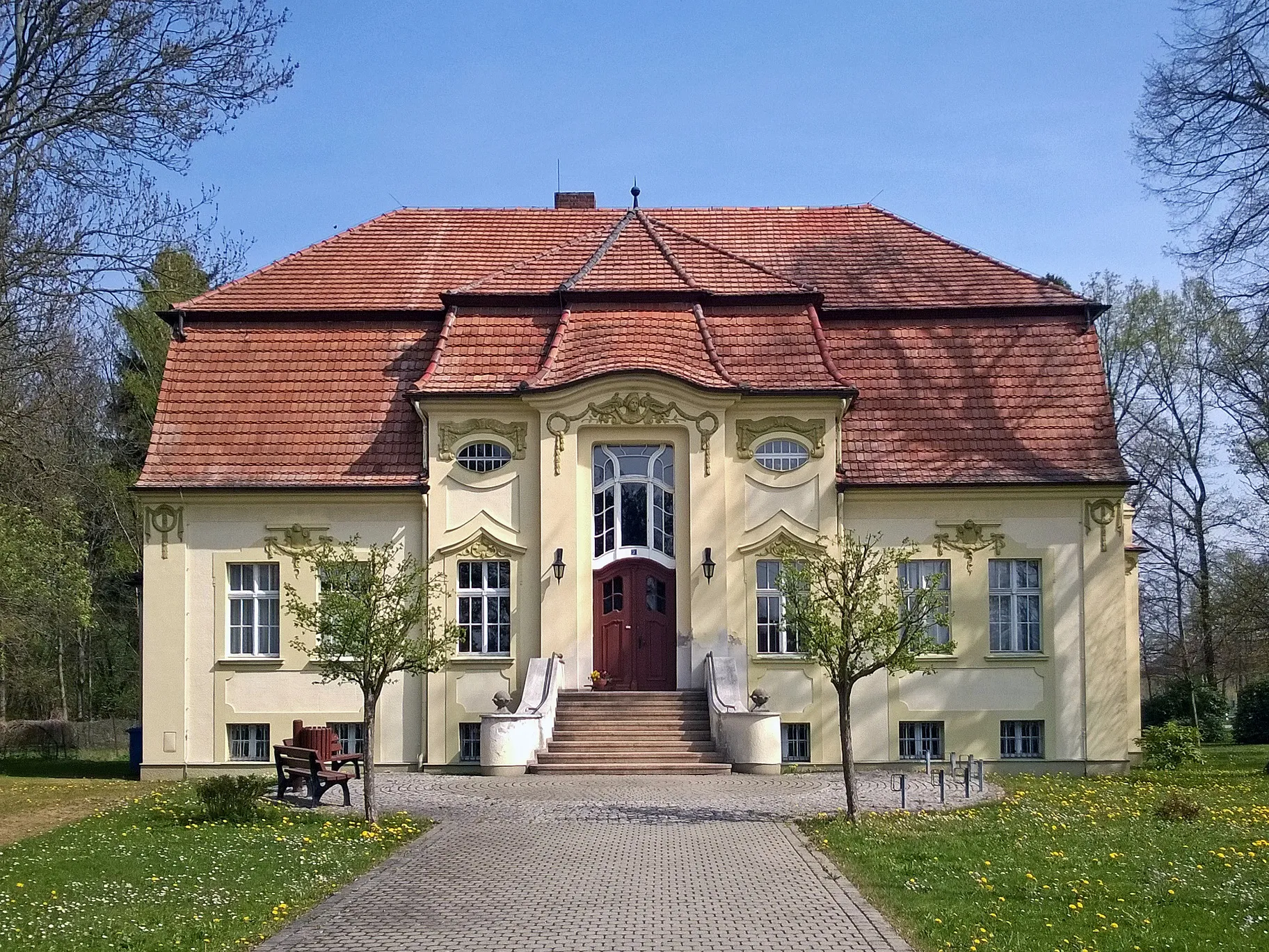 Photo showing: Herrenhaus in Horka, Nutzung als Gemeindeverwaltung