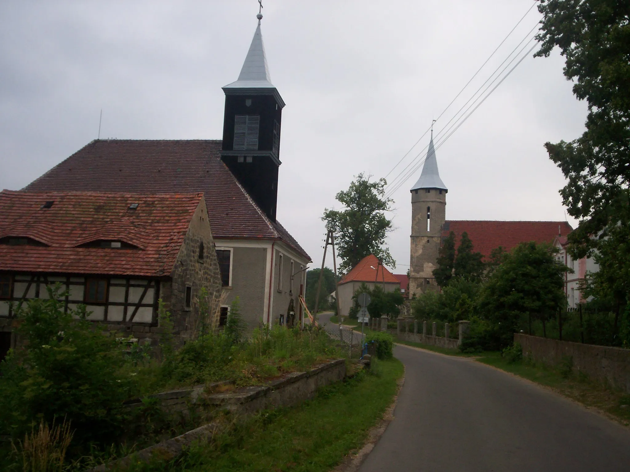 Photo showing: Polska. Powiat Lwówek Śląski, wieś Włodzice Wielkie, kościóły.