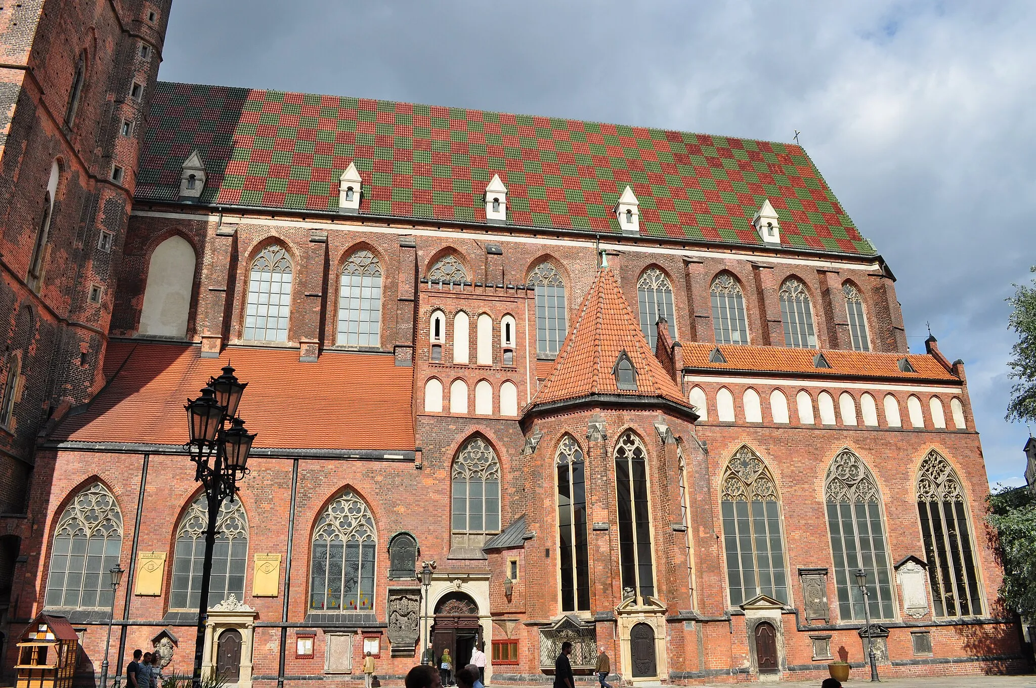 Photo showing: Wrocław Stare Miasto, ul. św. Elżbiety 1 (św. Mikołaja / Odrzańska) - kościół garnizonowy św. Elżbiety, wieża (zabytek nr A/1300/25)