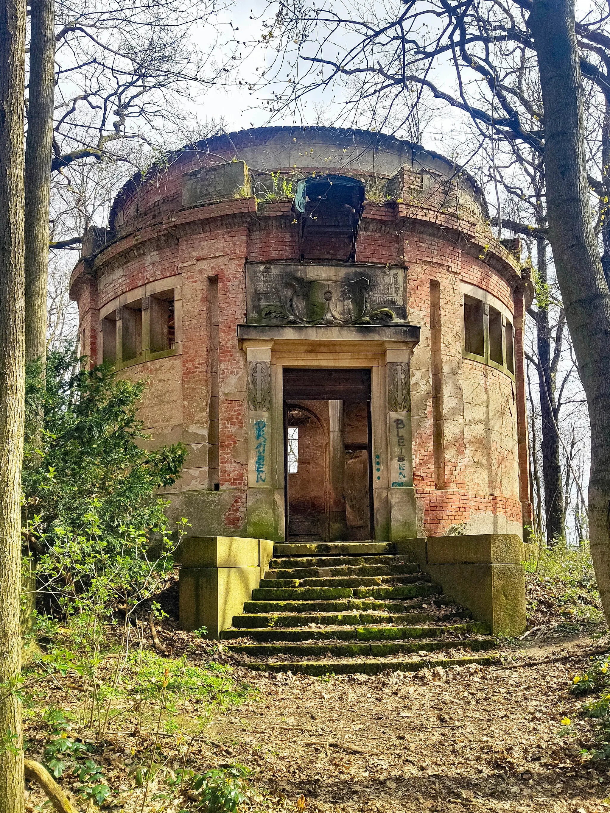 Photo showing: Mausoleum Rengersdorf