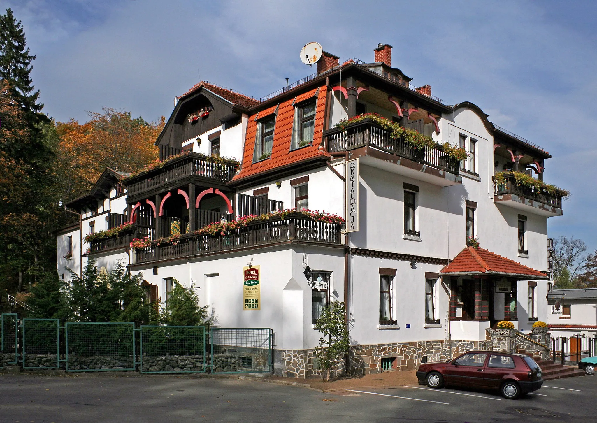 Photo showing: Hotel Sowia Dolina w Pieszycach Kamionkach