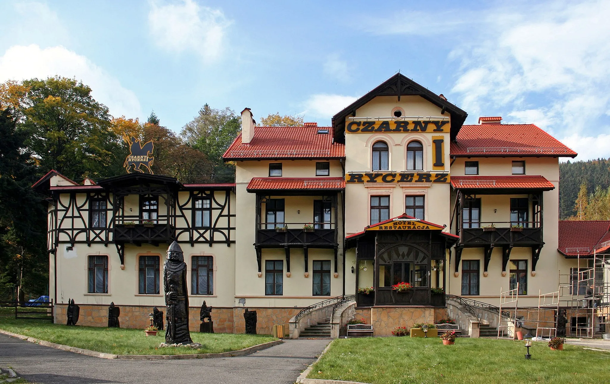 Photo showing: Hotel Czarny Rycerz w Pieszycach Kamionkach