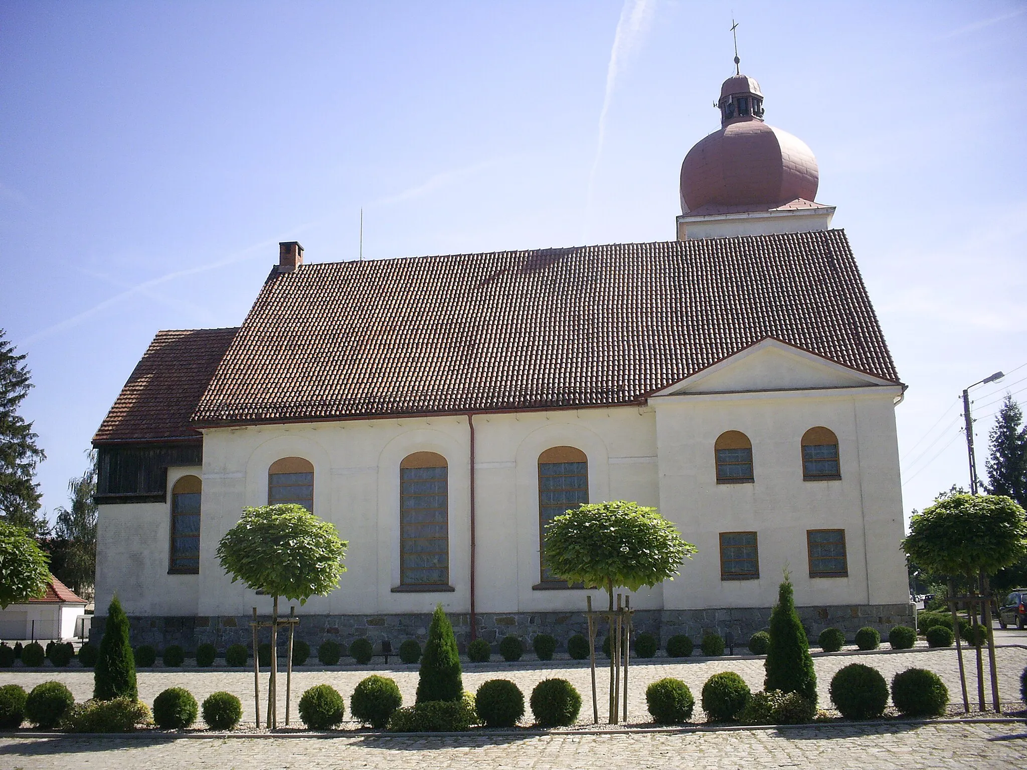 Photo showing: Smolec, ul. Kościelna 4 - zespół kościelny: dawny kościół ewangelicki, obecnie rzymskokatolicki parafialny p.w. Narodzenia NMP - Plebania zabytek nr A/1209/686/1-2/W