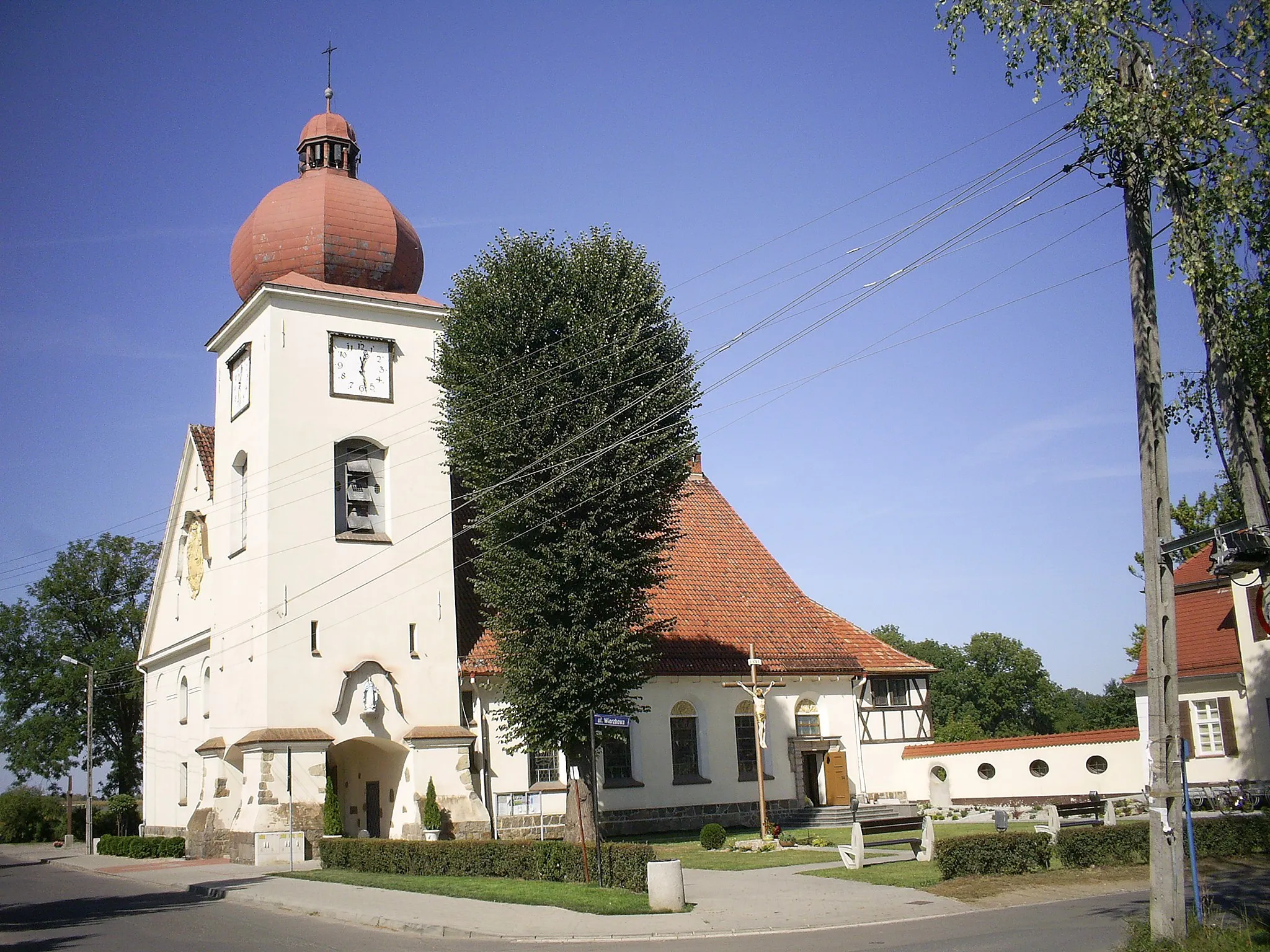 Photo showing: Smolec, ul. Kościelna 4 - zespół kościelny: dawny kościół ewangelicki, obecnie rzymskokatolicki parafialny p.w. Narodzenia NMP - Plebania zabytek nr A/1209/686/1-2/W