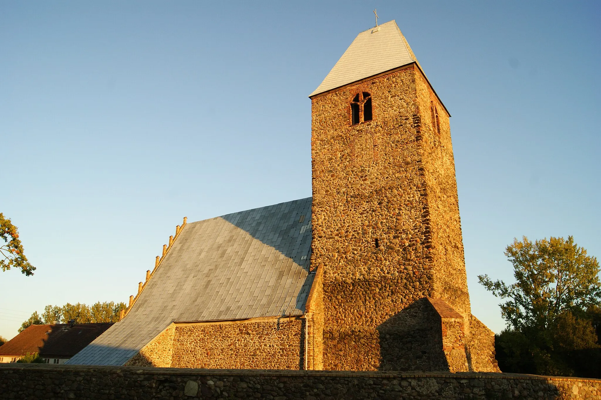 Photo showing: Kościół p.w. Matki Boskiej Rokitniańskiej i św. Michała w Witkowie