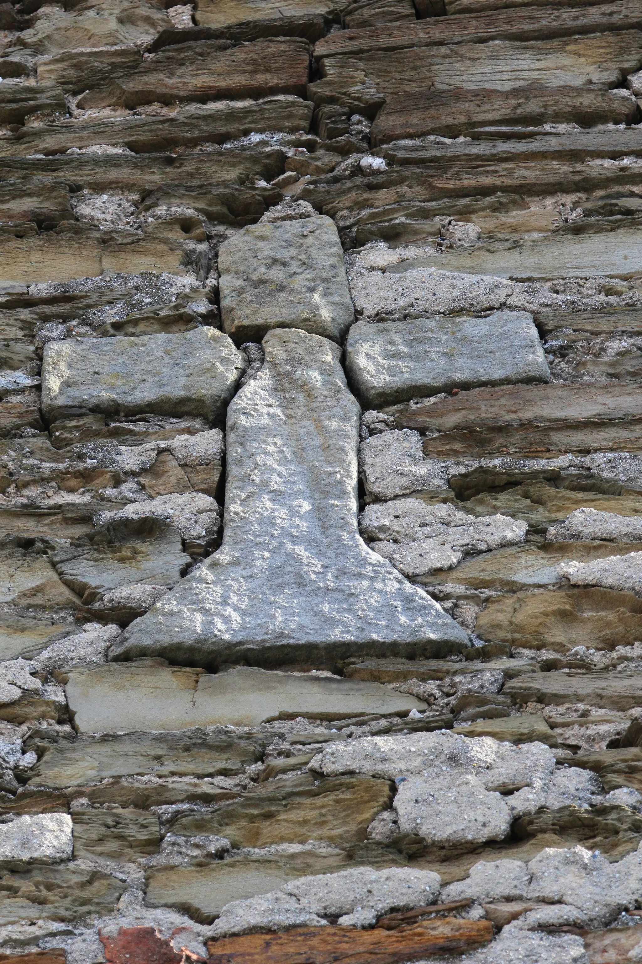 Photo showing: Stone cross in Udanin