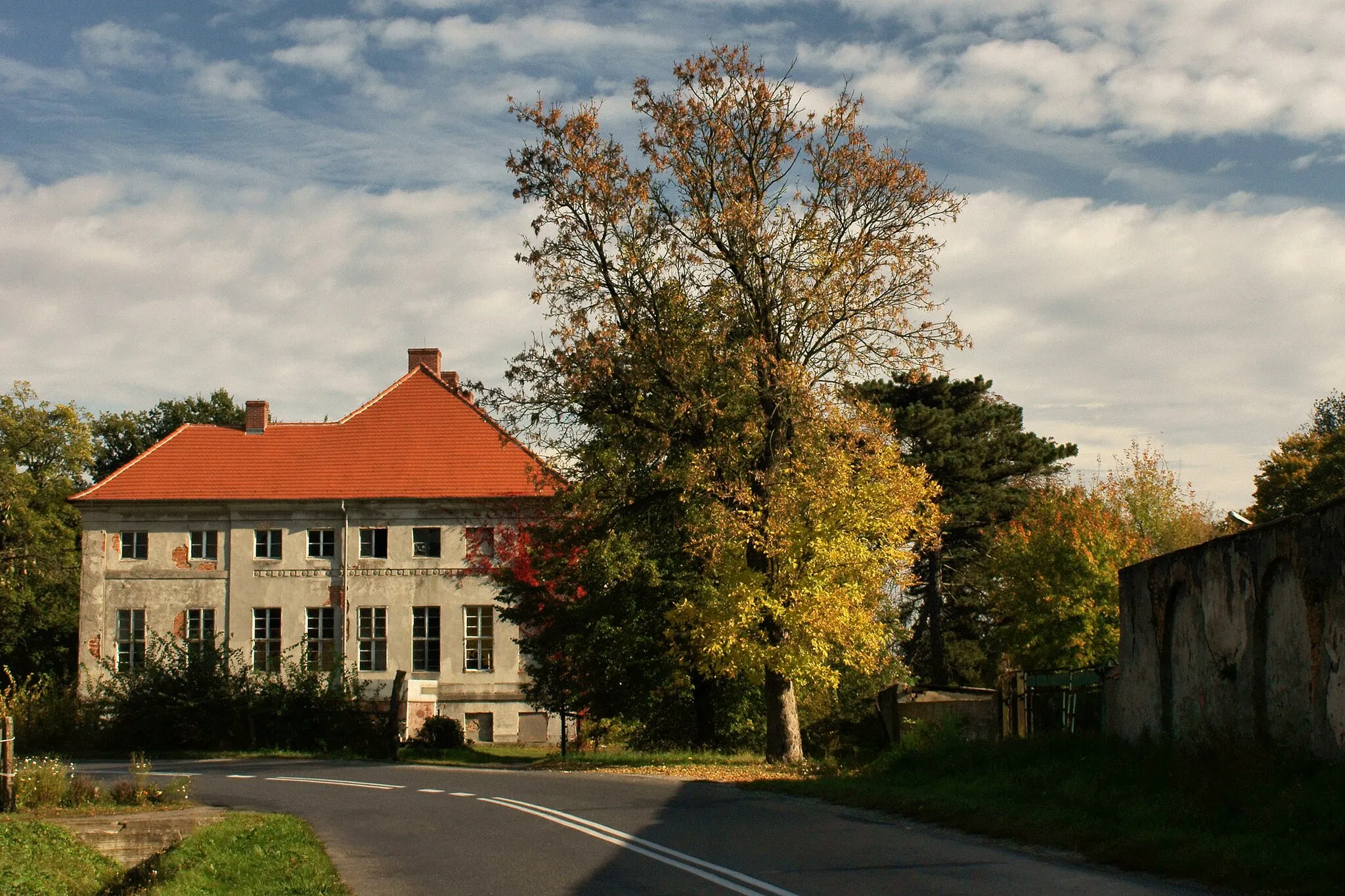 Photo showing: Pałac
Sieroszowice, Radwanice