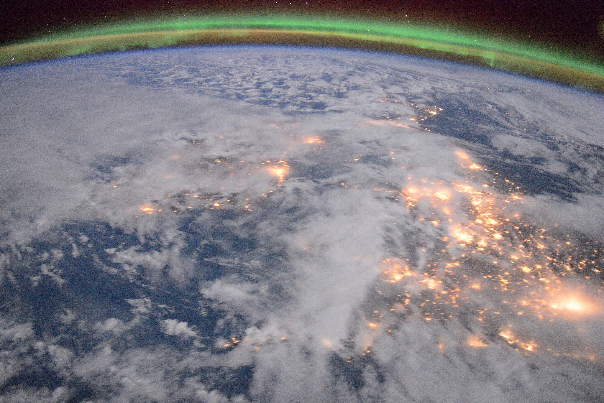 Photo showing: View of Earth taken during ISS Expedition 45.