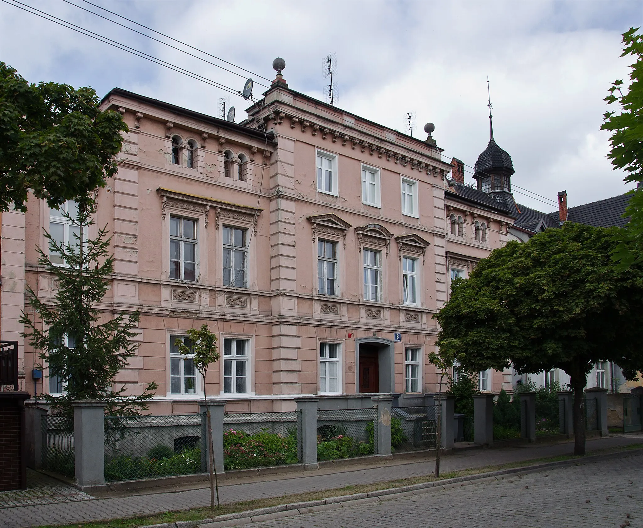 Photo showing: Dom mieszkalny
Ścinawa ul. Jana Pawła II (d. Świerczewskiego) 8, Ścinawa
