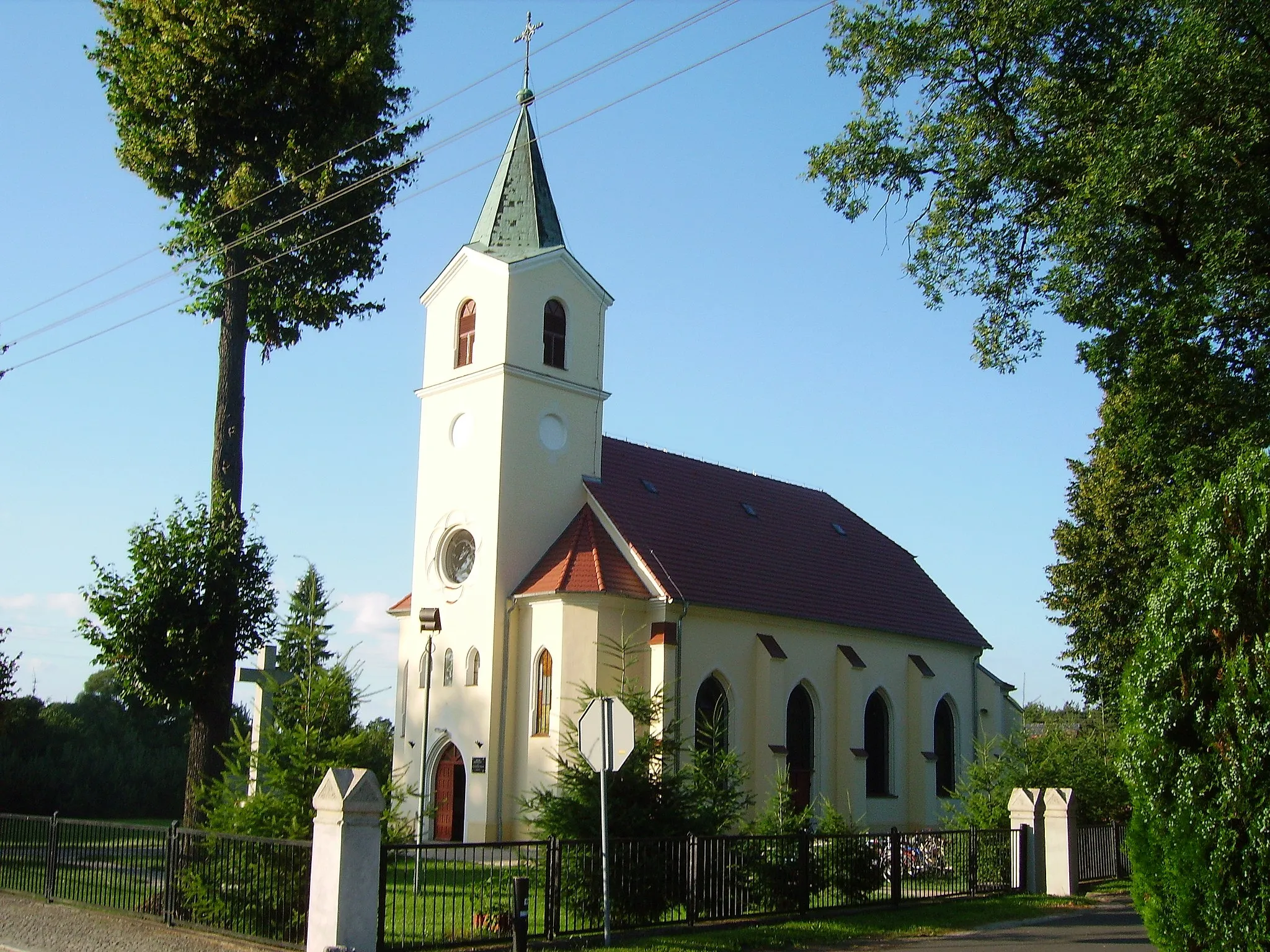 Photo showing: Kościół parafialny pw. Zmartwychwstania Pańskiego w Ruszowie