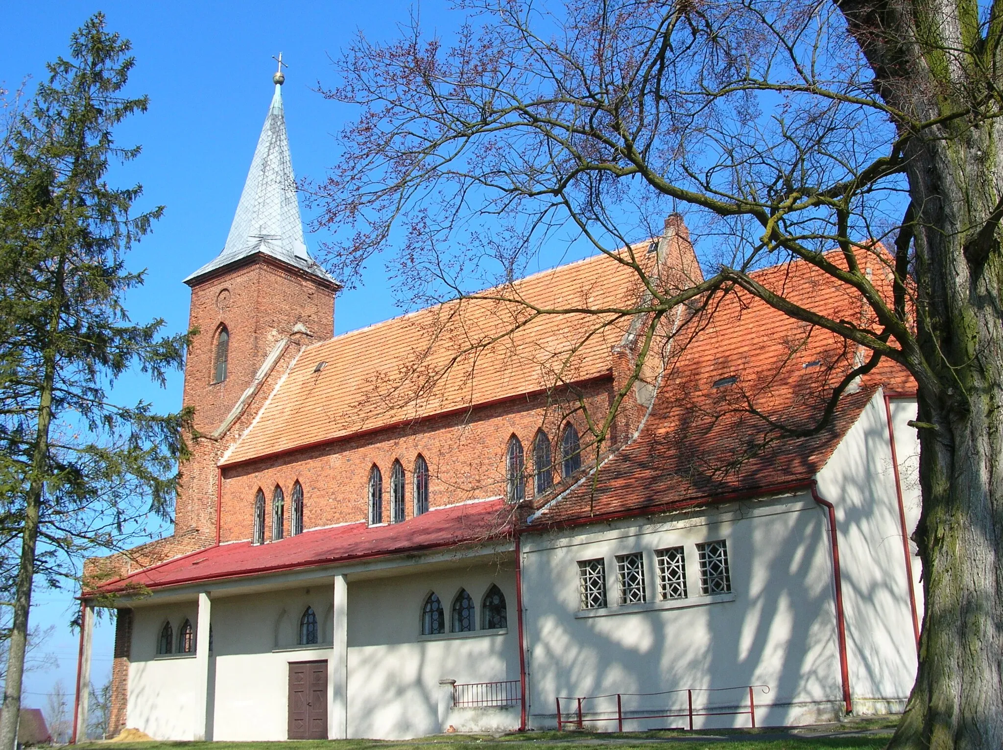 Photo showing: Church in Poniatowice