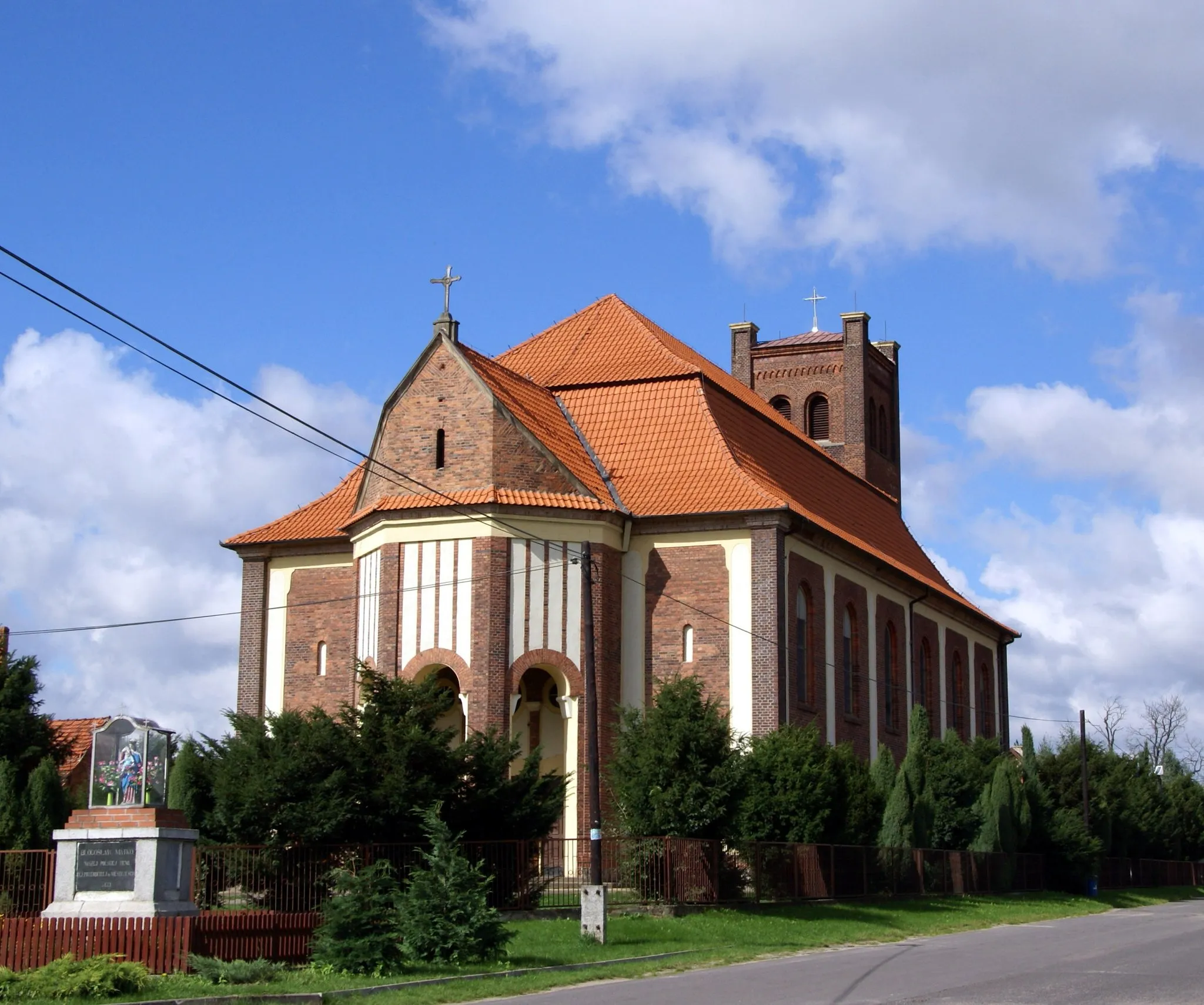 Photo showing: Church of the Immaculate Heart of Mary in Piskorzyna, Poland
