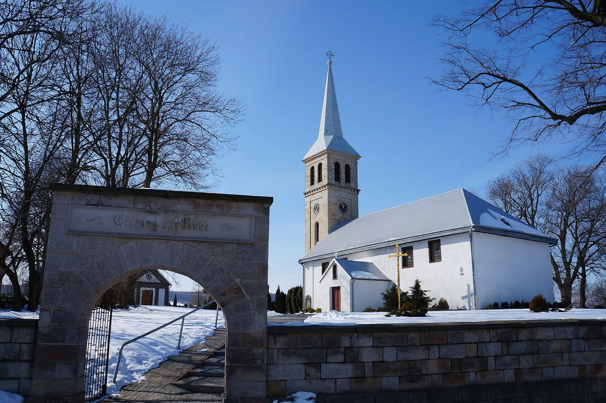 Photo showing: Our Lady of the Rosary church in Okmiany, Poland.