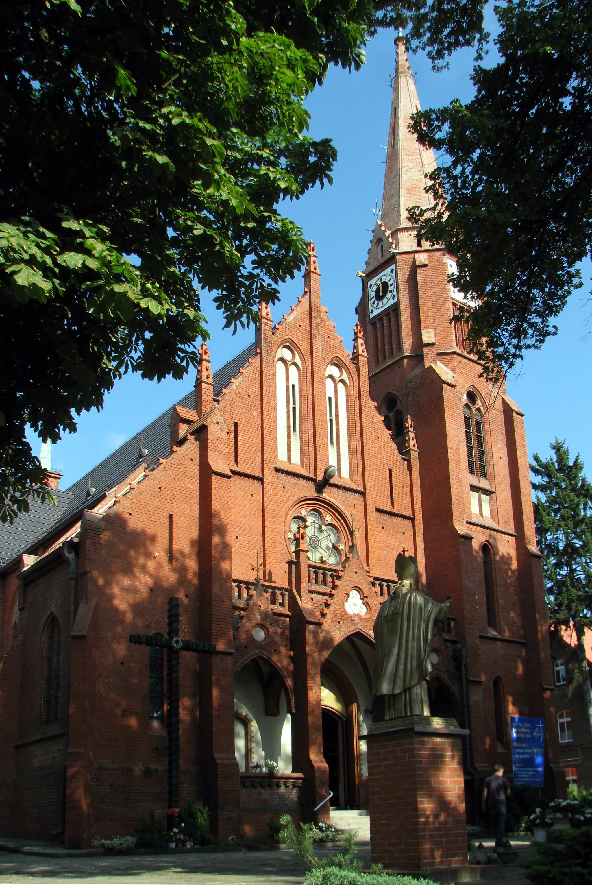 Photo showing: Church of the Holy Heart of Jesus in Oborniki Śląskie, Poland. Cultural heritage monument.