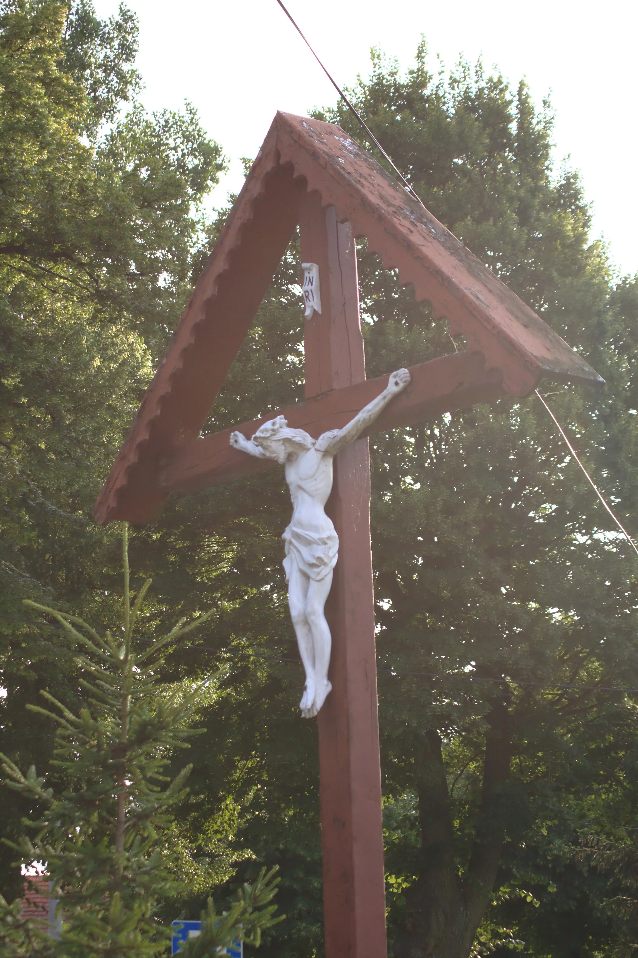 Photo showing: A cross in the central part of the village of Minkowice Oławskie, Lower Silesia, Poland