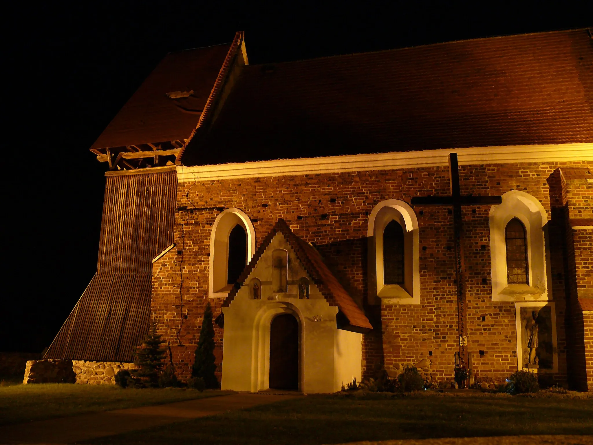 Photo showing: Lubnów - kościół filialny pw. Świętej Trójcy (zabytek nr A/3905/1715)