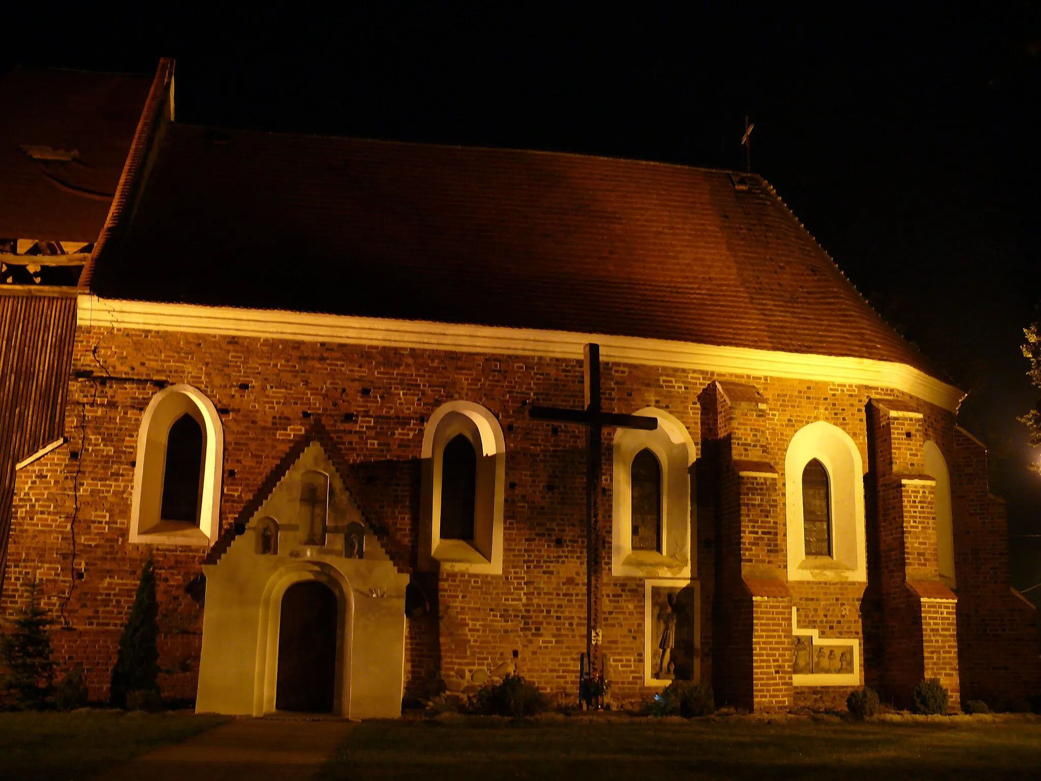 Photo showing: Lubnów - kościół filialny pw. Świętej Trójcy (zabytek nr A/3905/1715)