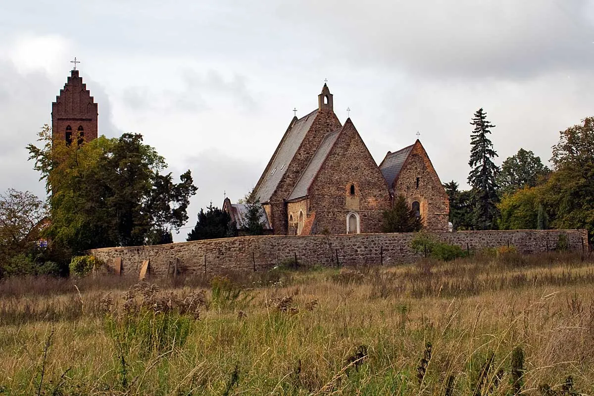 Photo showing: Jakubów-widok kościoła od wschodu