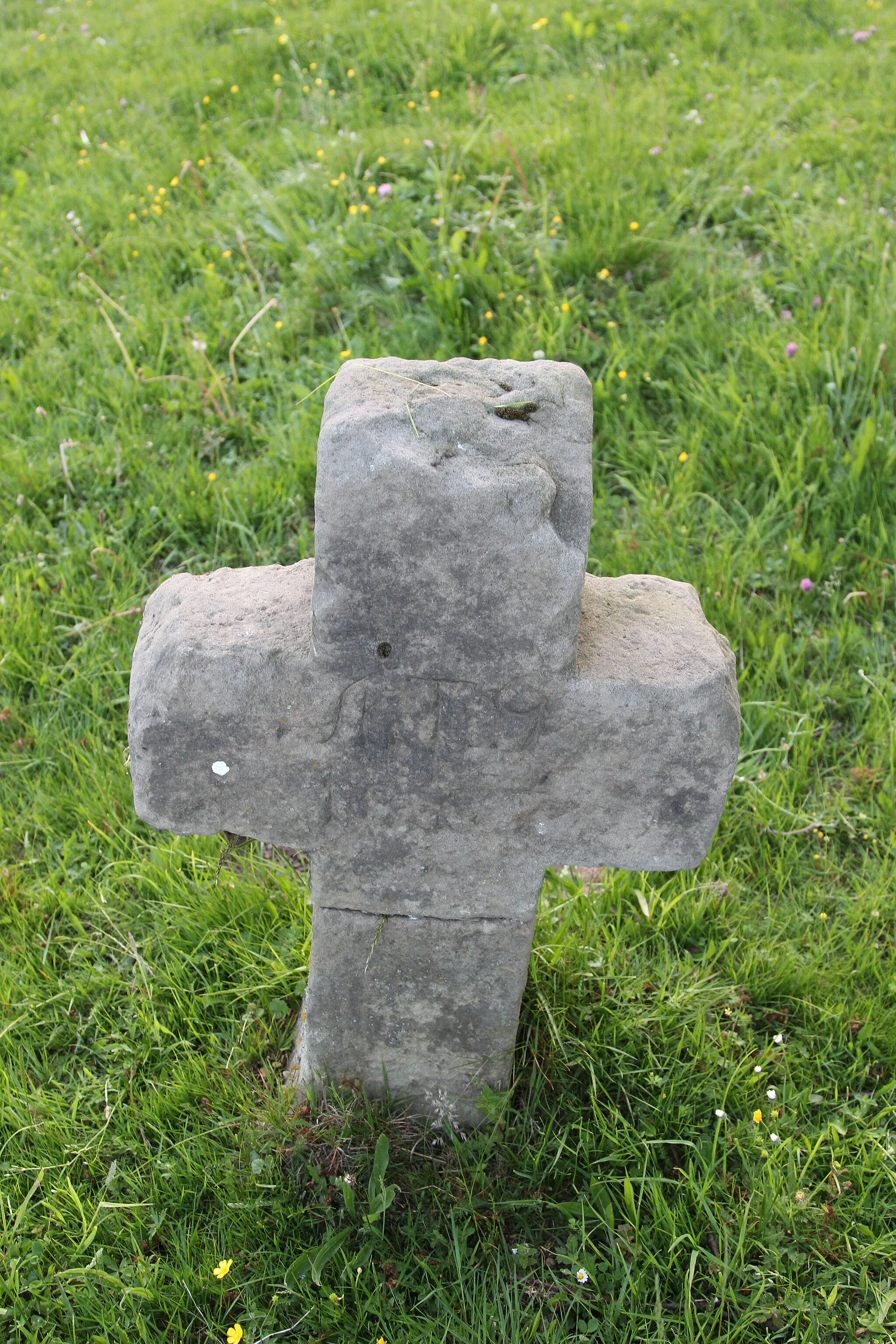 Photo showing: Stone cross in Golejów.