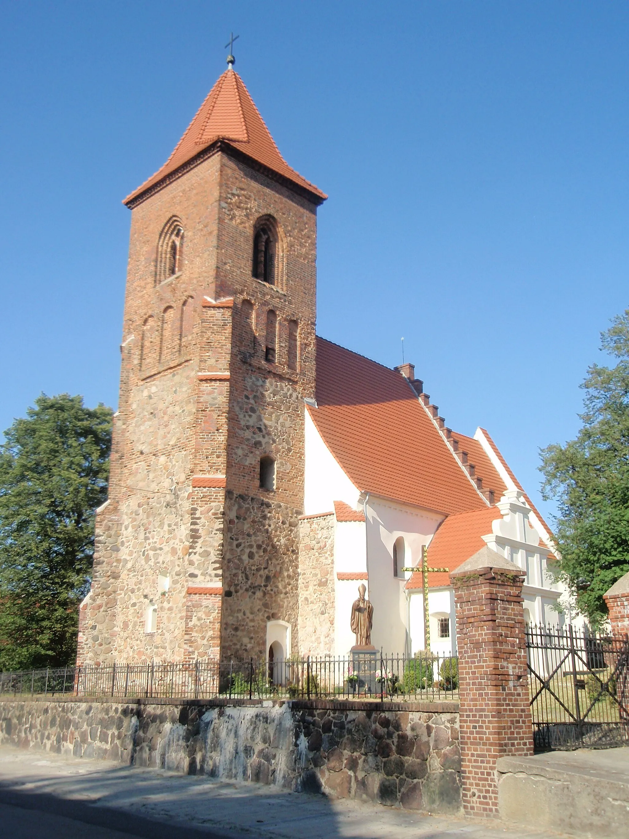 Photo showing: Kościół pw. św. Barbary w Gaworzycach (zabytek nr rejestr. A/1542/161)