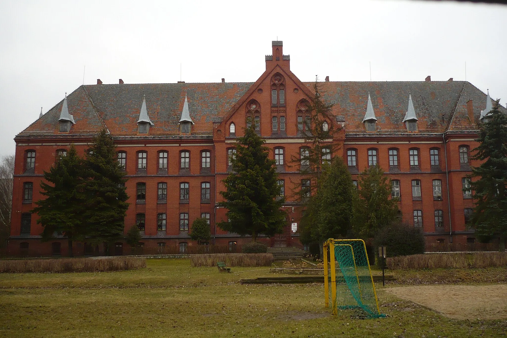 Photo showing: Szkoła kościelna w Dobroszycach