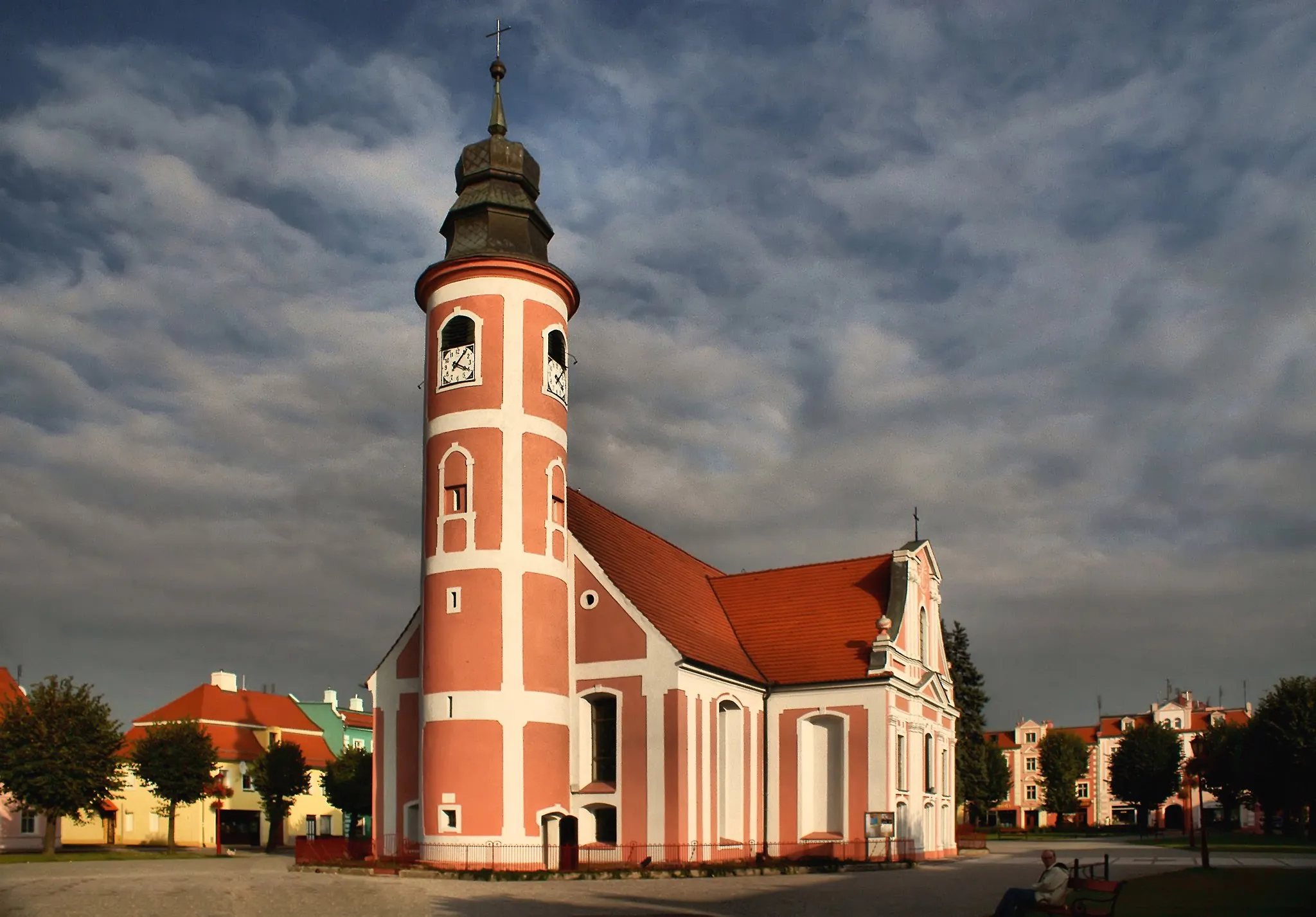 Photo showing: Chocianów, pl. Wolności - kościół pomocniczy św. Józefa Robotnika (d. Najświętszego Serca PJ)