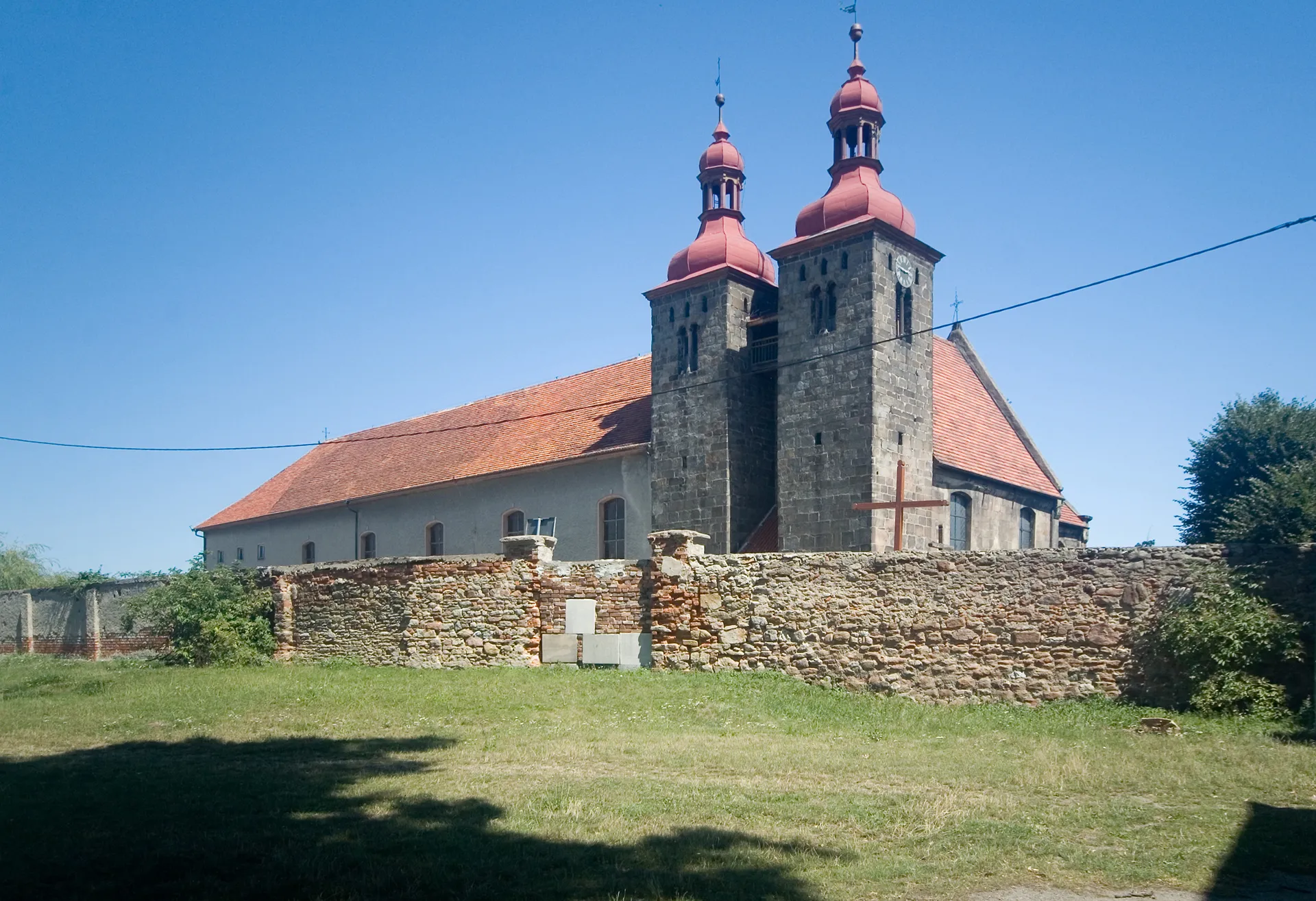 Photo showing: - kościół rodowy, klasztorny Cystersów, ob. kościół par. p. w. Wniebowzięcia NMP - klasztor, ob. część korpusu kościoła
Wierzbna, Żarów