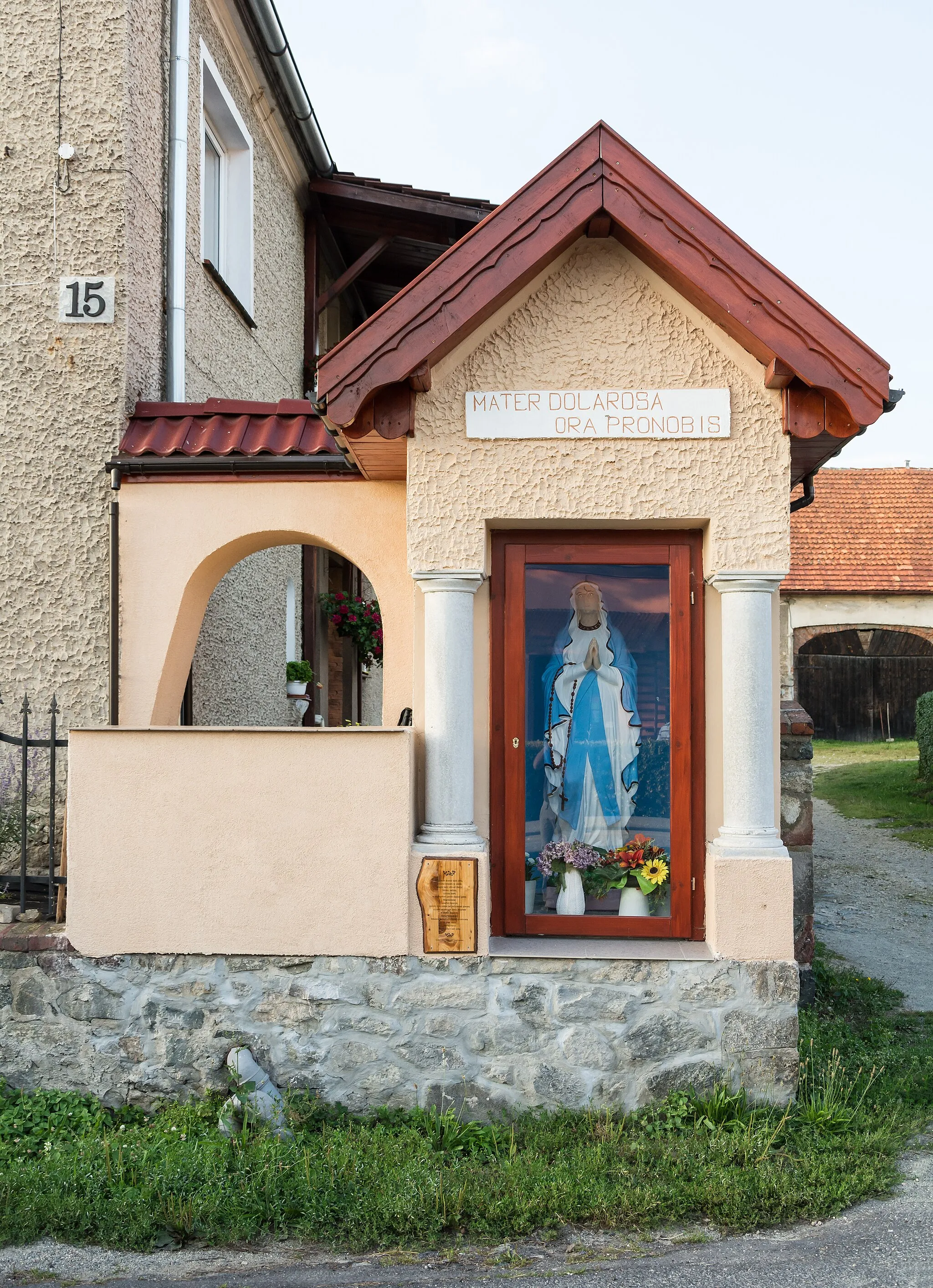 Photo showing: Roadside chapel in Tąpadła