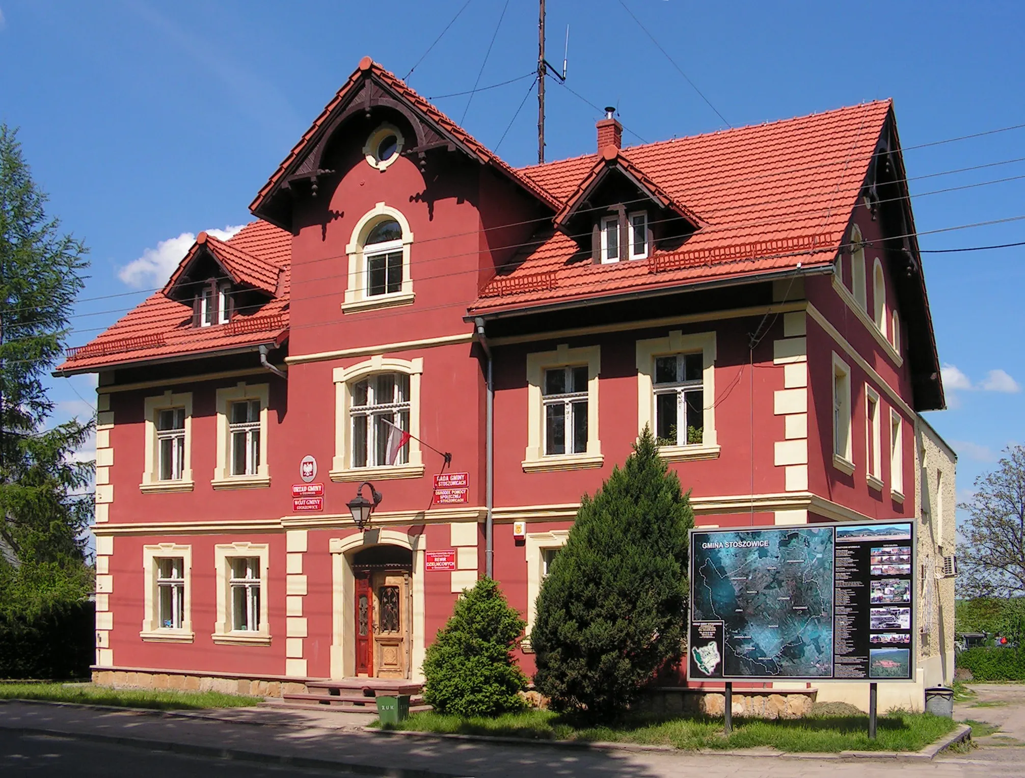 Photo showing: Stoszowice Urząd Gminy