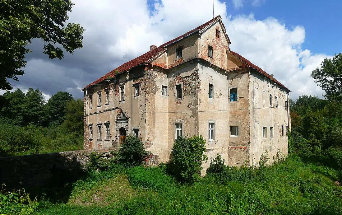 Photo showing: Stoszów, Dwór obronny