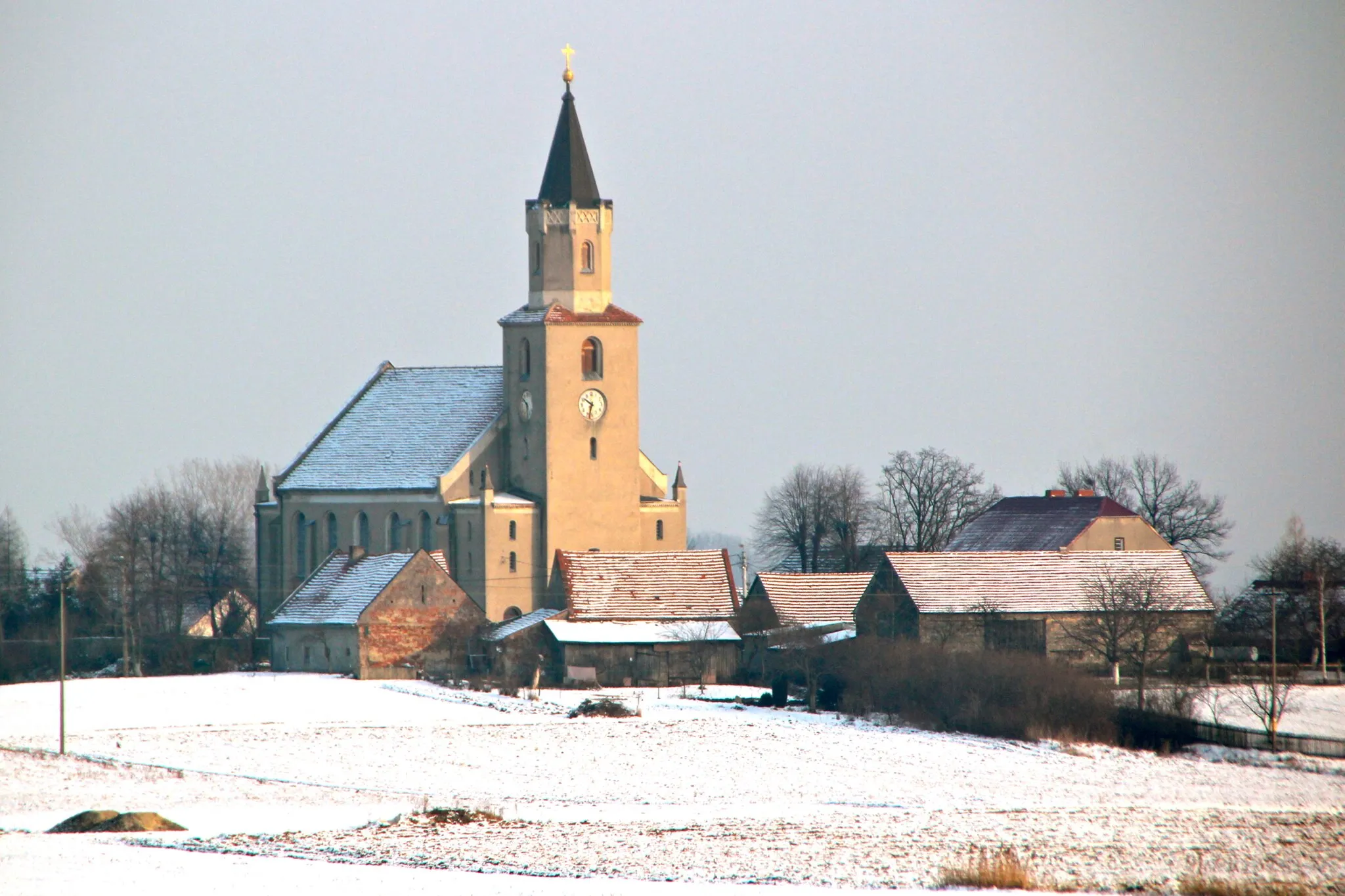 Photo showing: Parafia św. Antoniego w Ratajnie – wieś w Polsce w województwie dolnośląskim, w powiecie dzierżoniowskim, w gminie Łagiewniki.