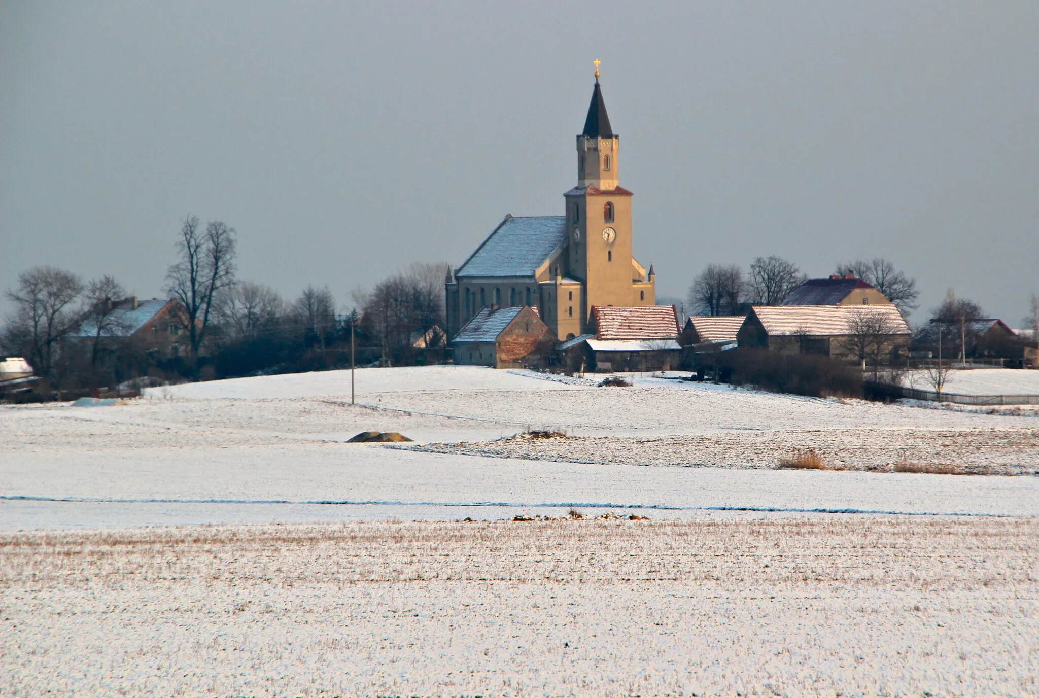 Photo showing: Ratajno – wieś w Polsce w województwie dolnośląskim, w powiecie dzierżoniowskim, w gminie Łagiewniki.